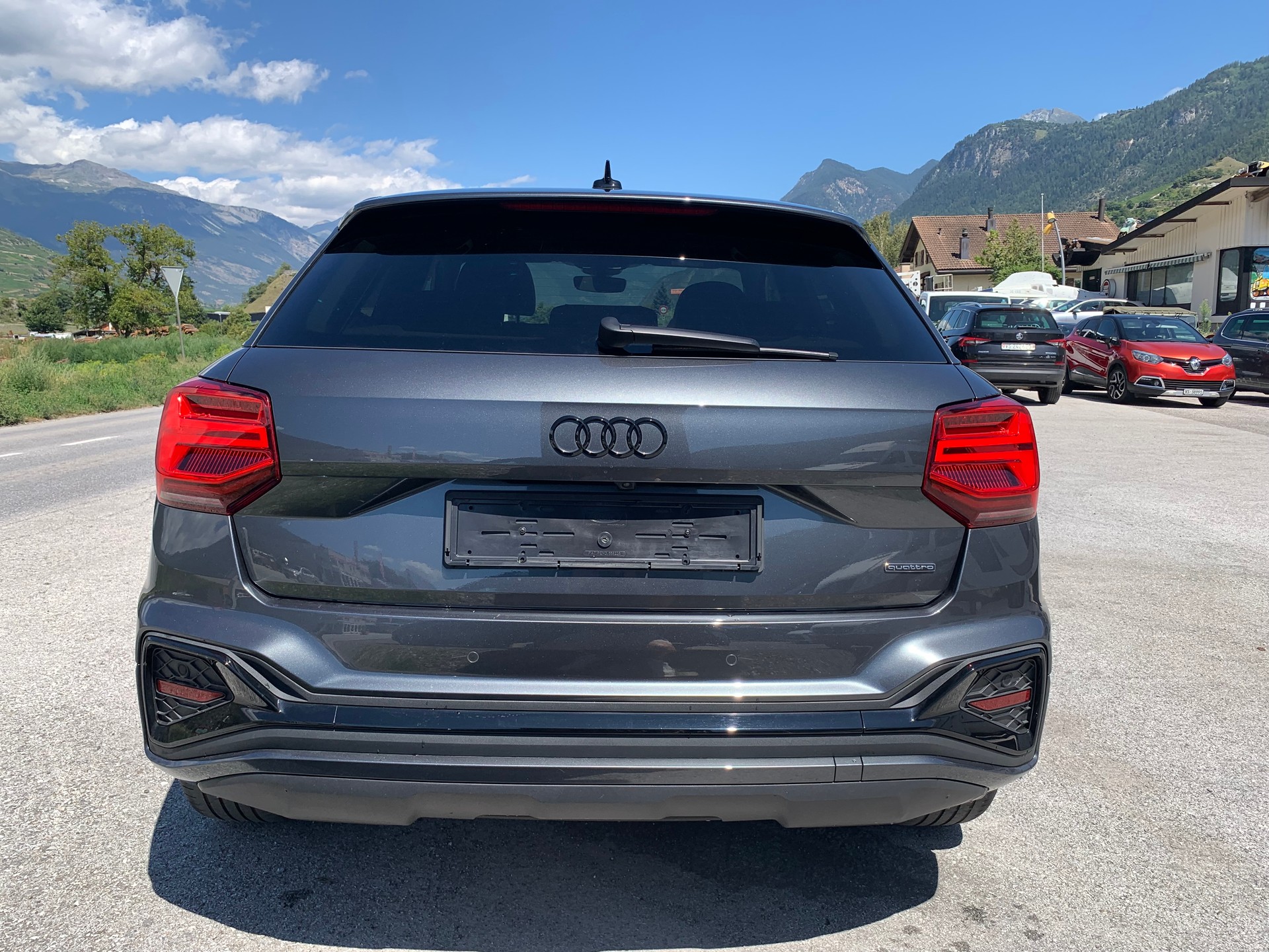 AUDI Q2 40 TFSI S line quattro S-tronic-image-9