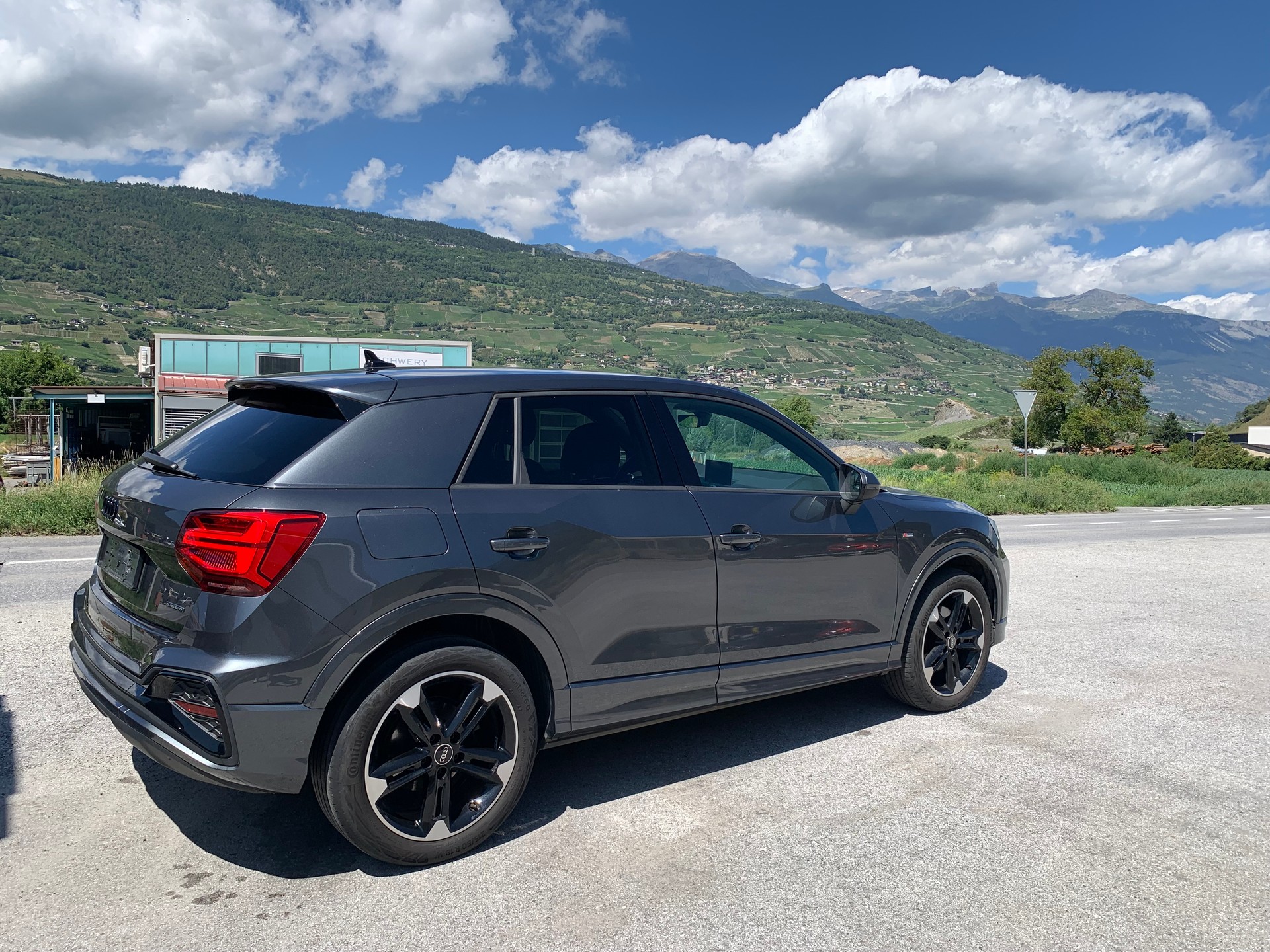 AUDI Q2 40 TFSI S line quattro S-tronic-image-8