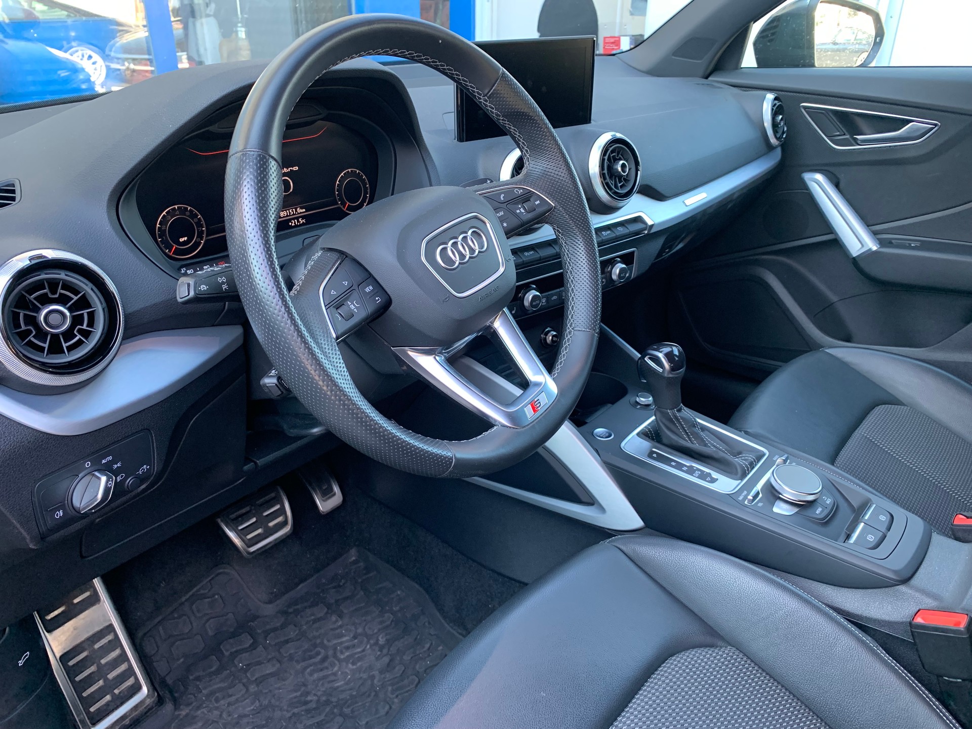 AUDI Q2 40 TFSI S line quattro S-tronic-image-14