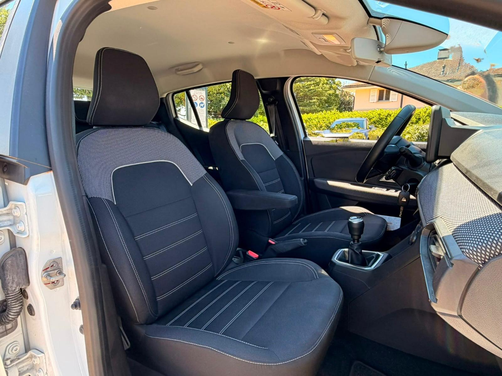 DACIA Sandero TCe 90 Comfort-image-23