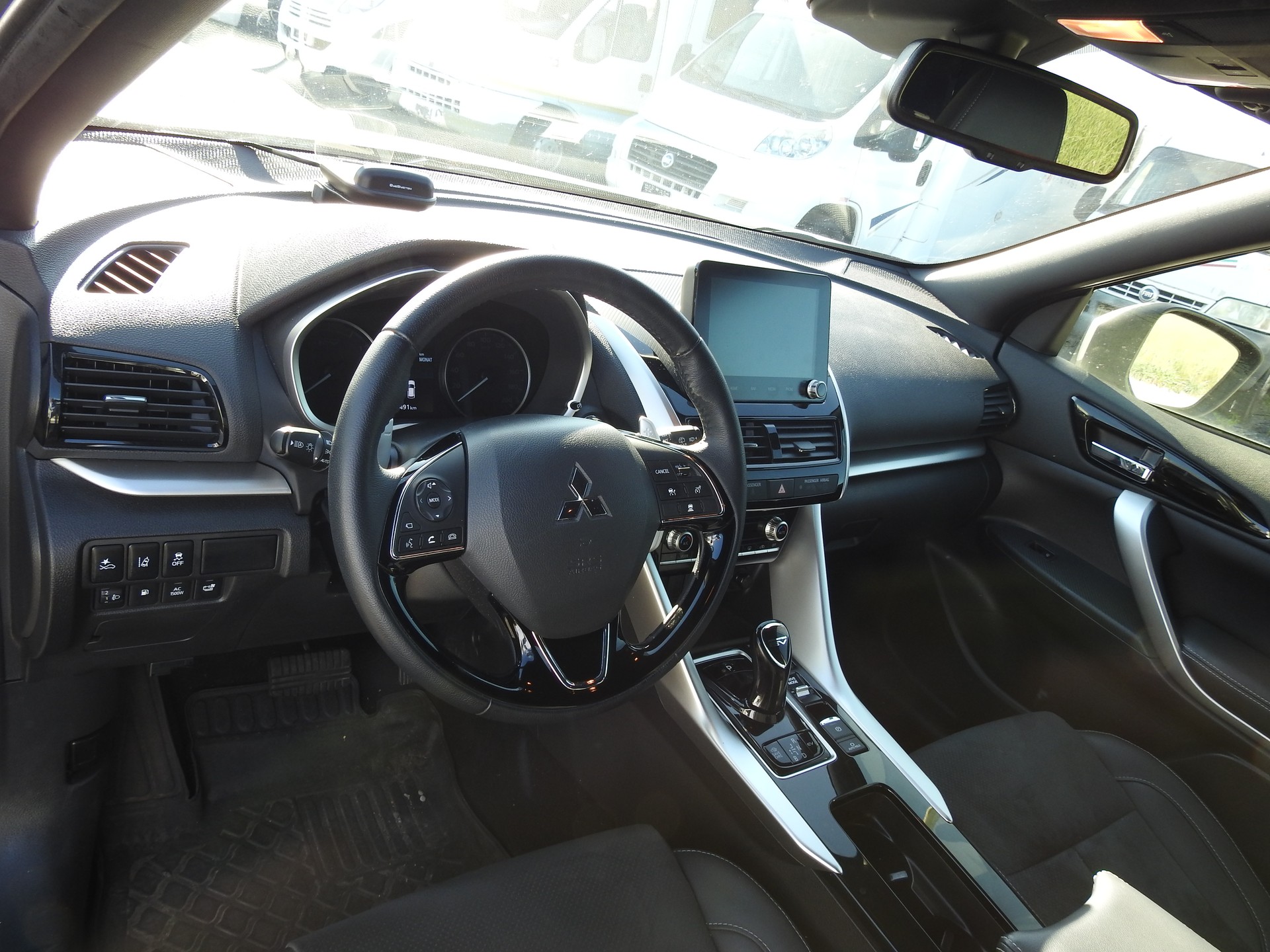 MITSUBISHI Eclipse Cross 2.4 PHEV Intense 4WD-image-9