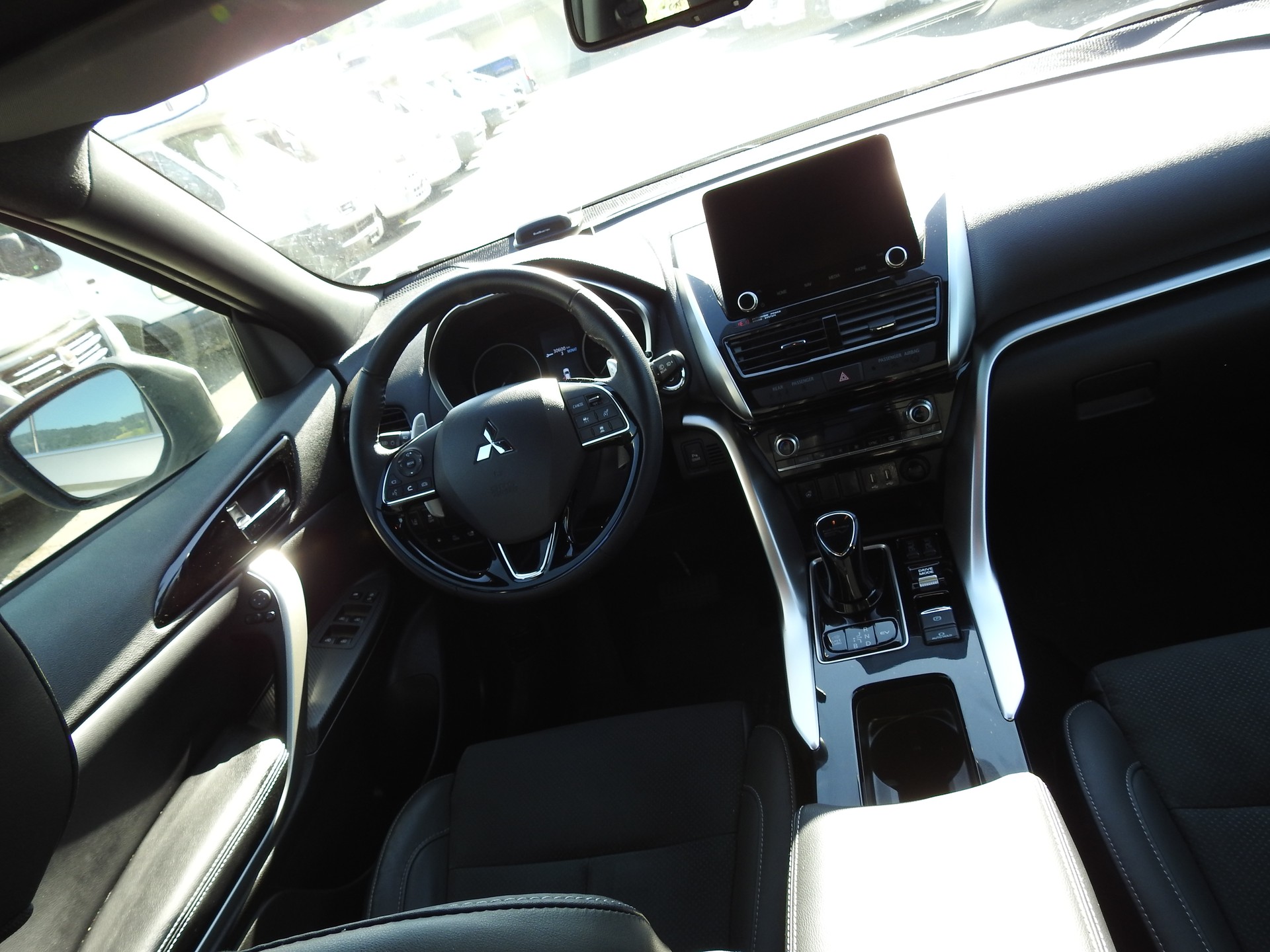 MITSUBISHI Eclipse Cross 2.4 PHEV Intense 4WD-image-18