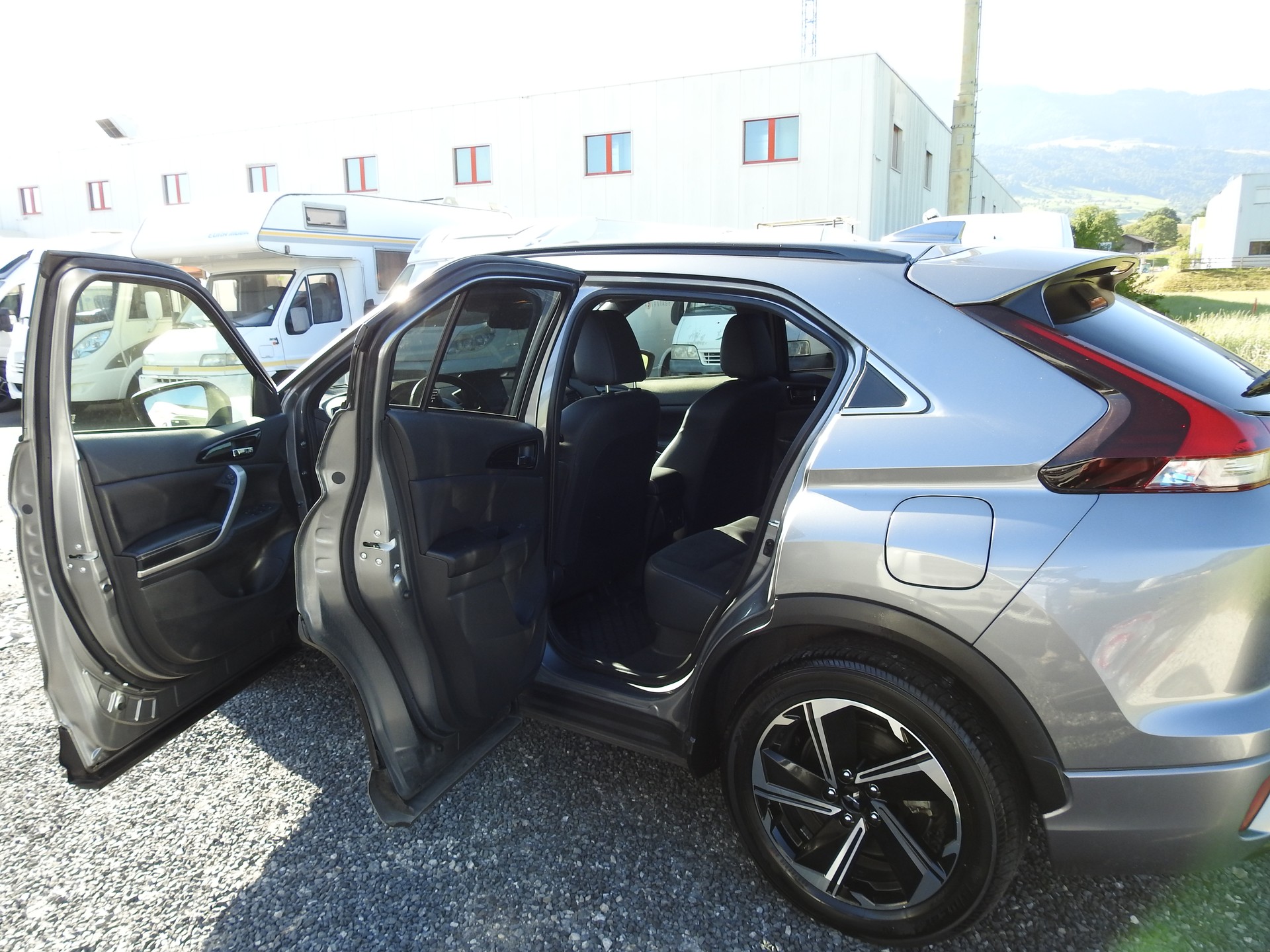 MITSUBISHI Eclipse Cross 2.4 PHEV Intense 4WD-image-13