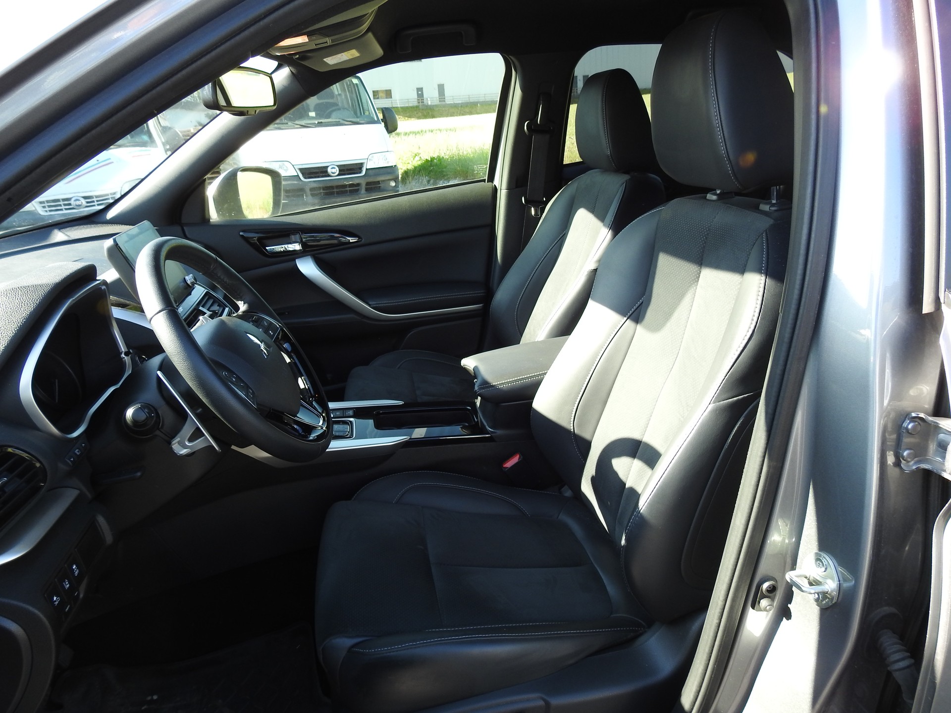MITSUBISHI Eclipse Cross 2.4 PHEV Intense 4WD-image-10