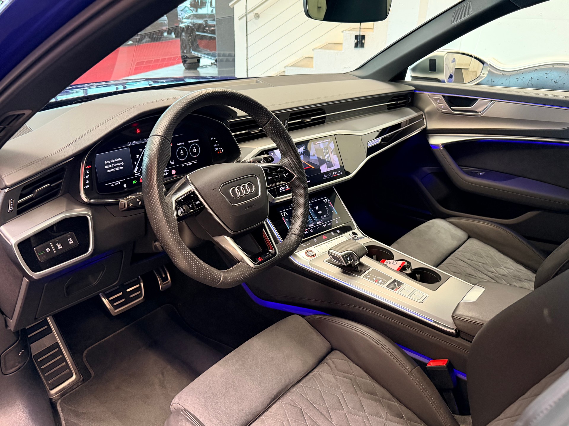 AUDI RS6 Avant 4.0 TFSI V8 quattro-image-11