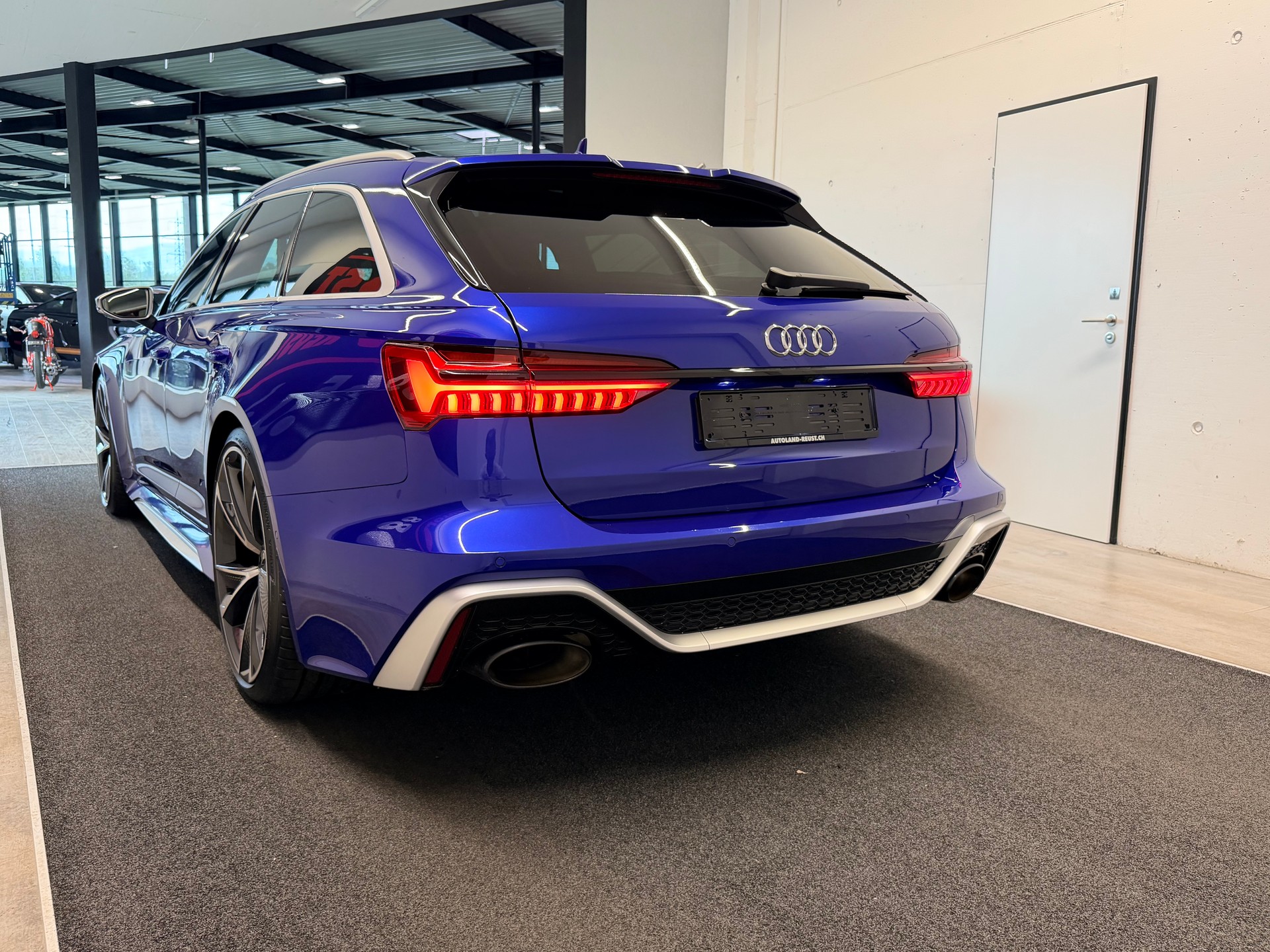 AUDI RS6 Avant 4.0 TFSI V8 quattro-image-9