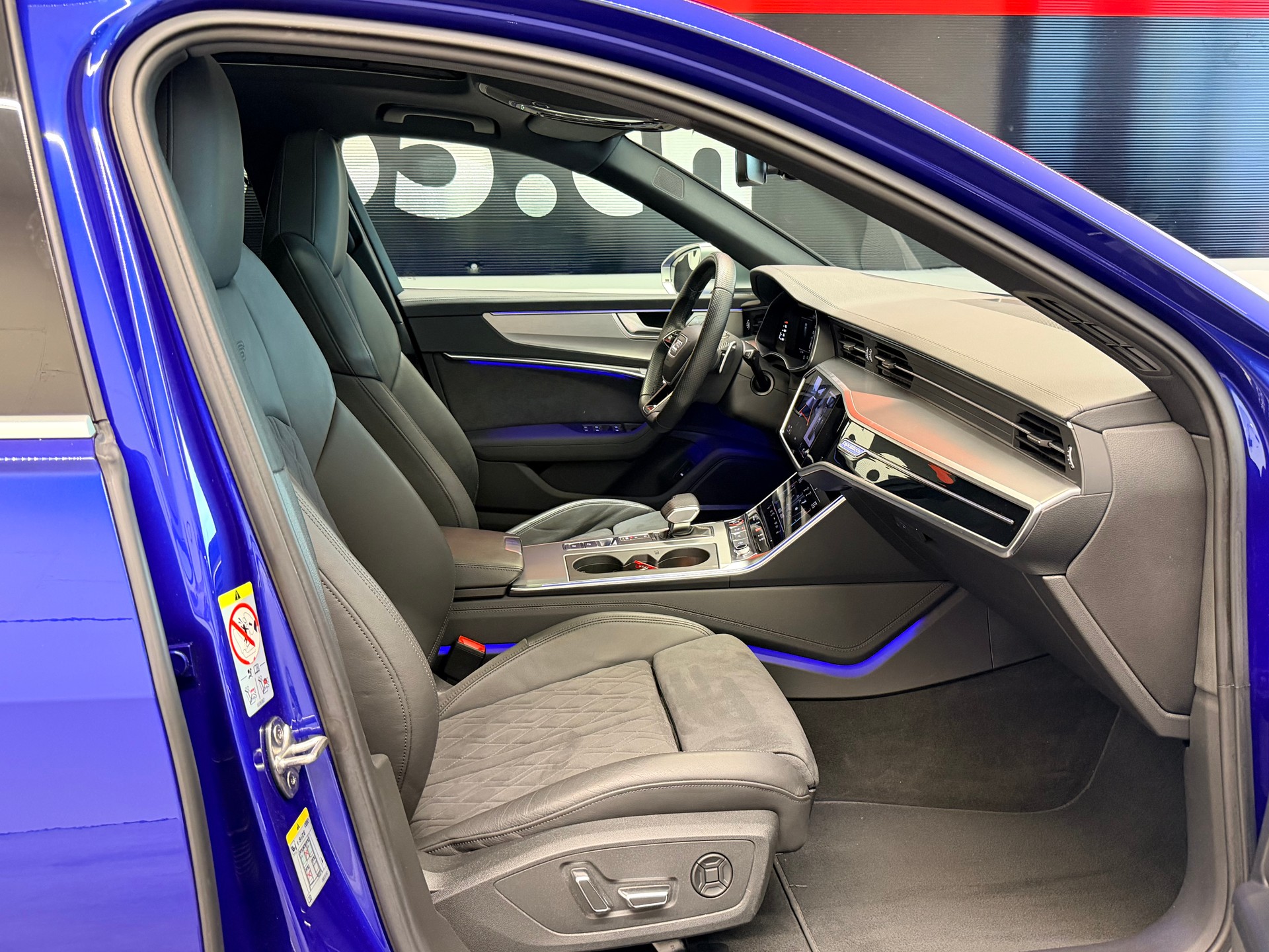 AUDI RS6 Avant 4.0 TFSI V8 quattro-image-22