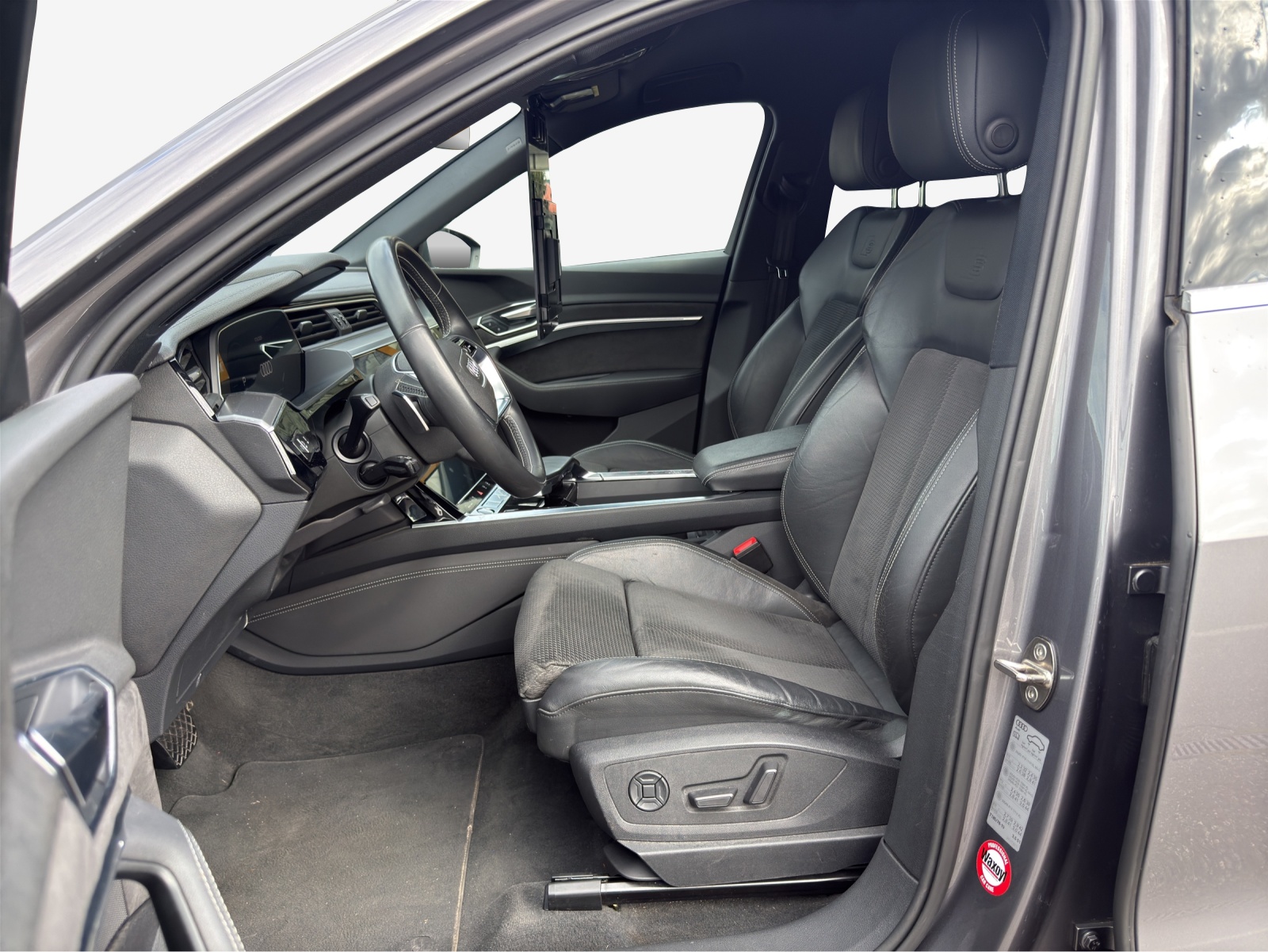AUDI e-tron 50 Advanced quattro-image-7