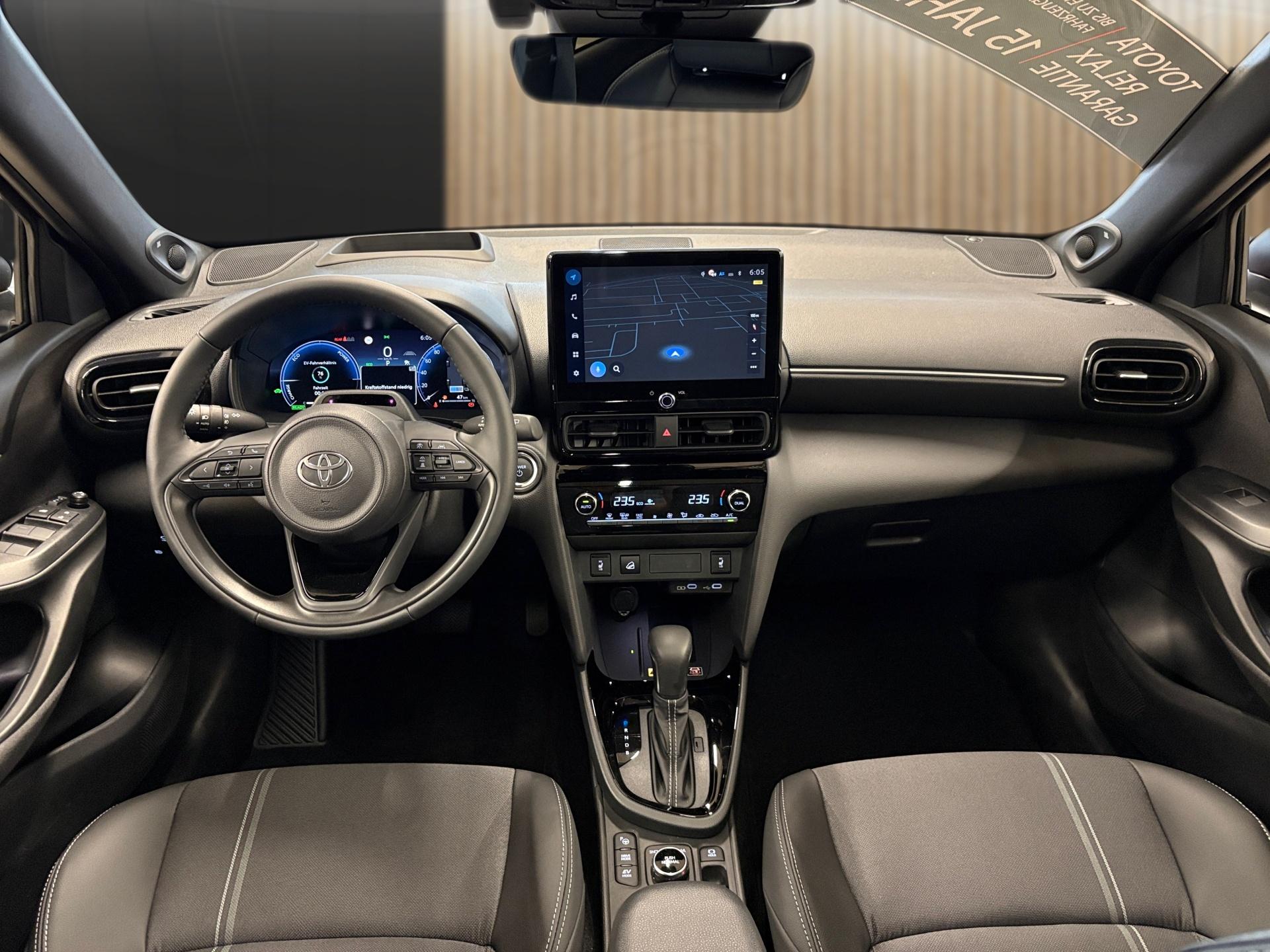 TOYOTA Yaris Cross 1.5 Premium AWDi e-CVT-image-14