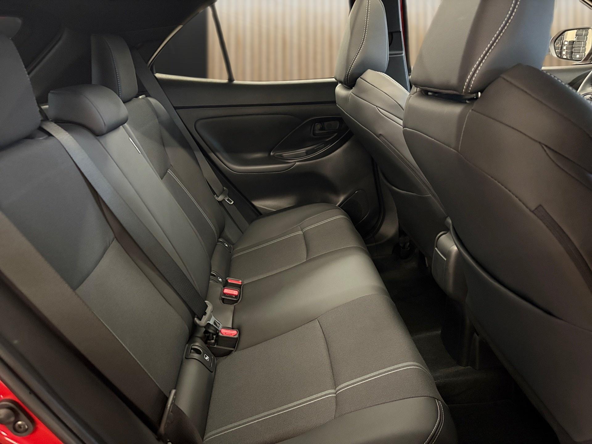 TOYOTA Yaris Cross 1.5 Premium AWDi e-CVT-image-15