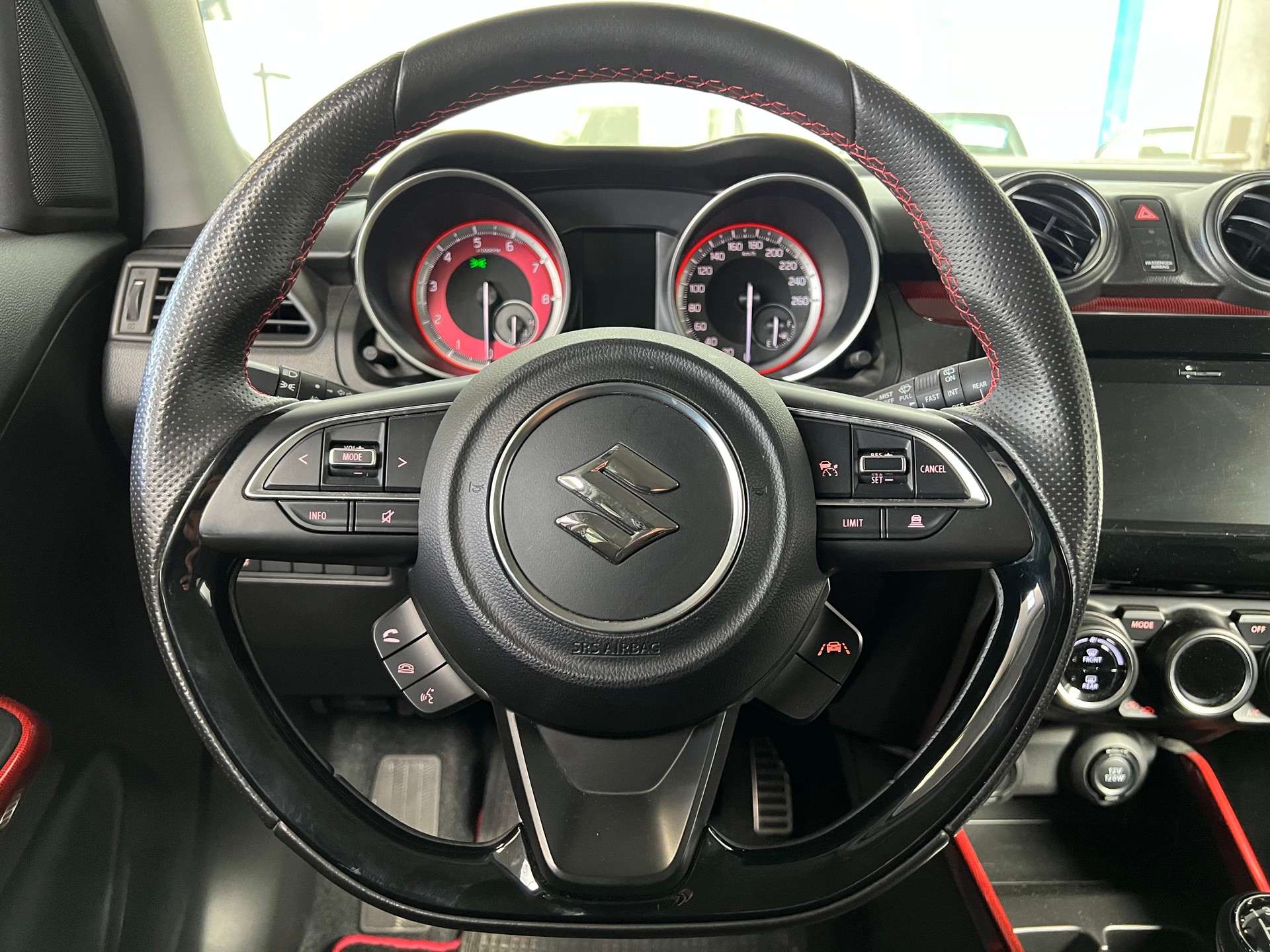 SUZUKI Swift Sport 1.4i 16V Compact Top Hybrid-image-8