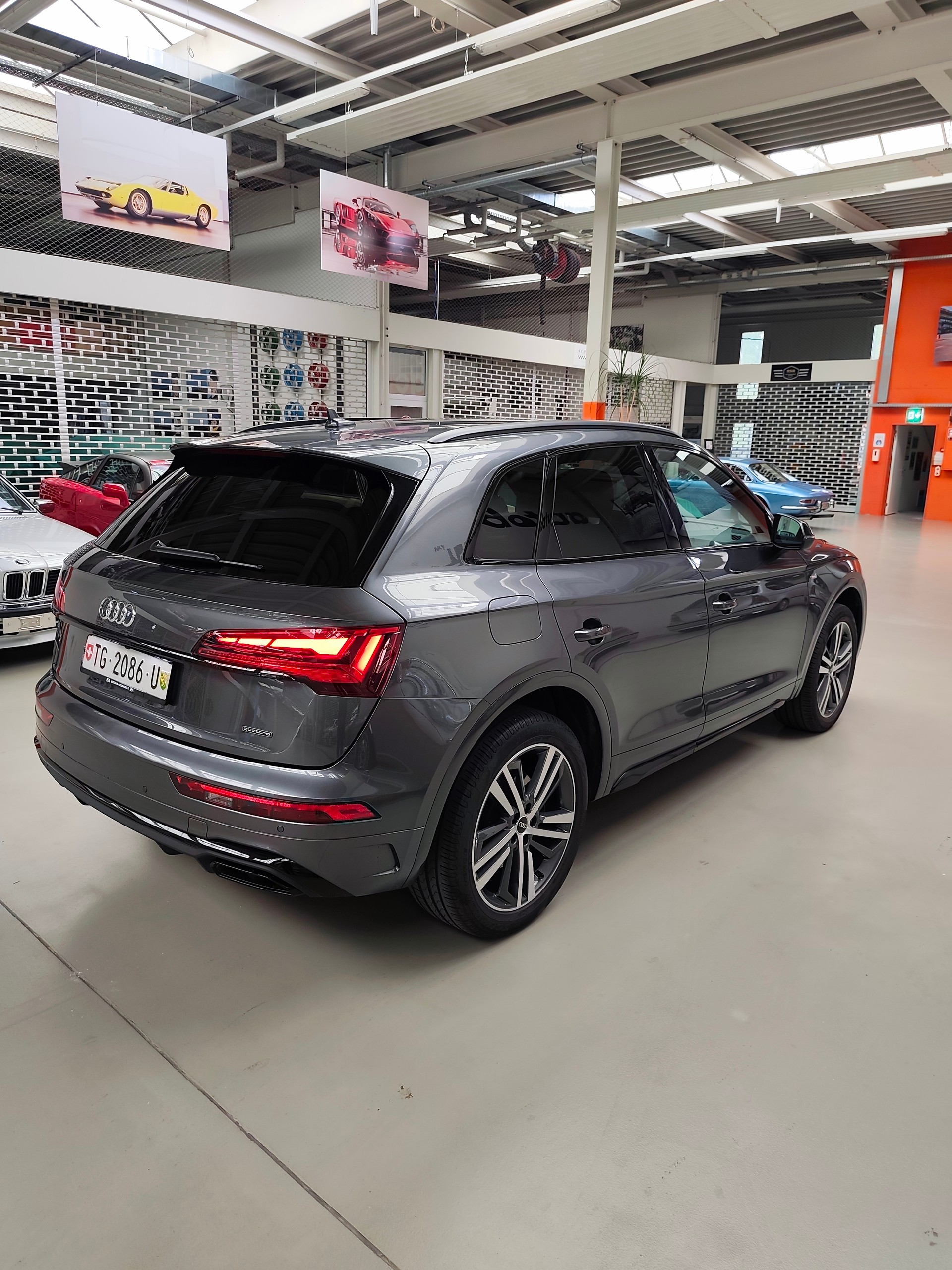 AUDI Q5 Sportback 45 TFSI S line quattro S-tronic-image-4
