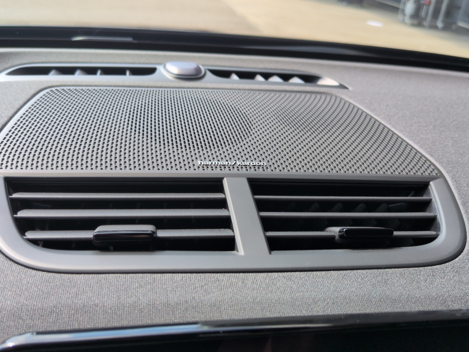 POLESTAR 2 Long Range Dual Motor-image-19