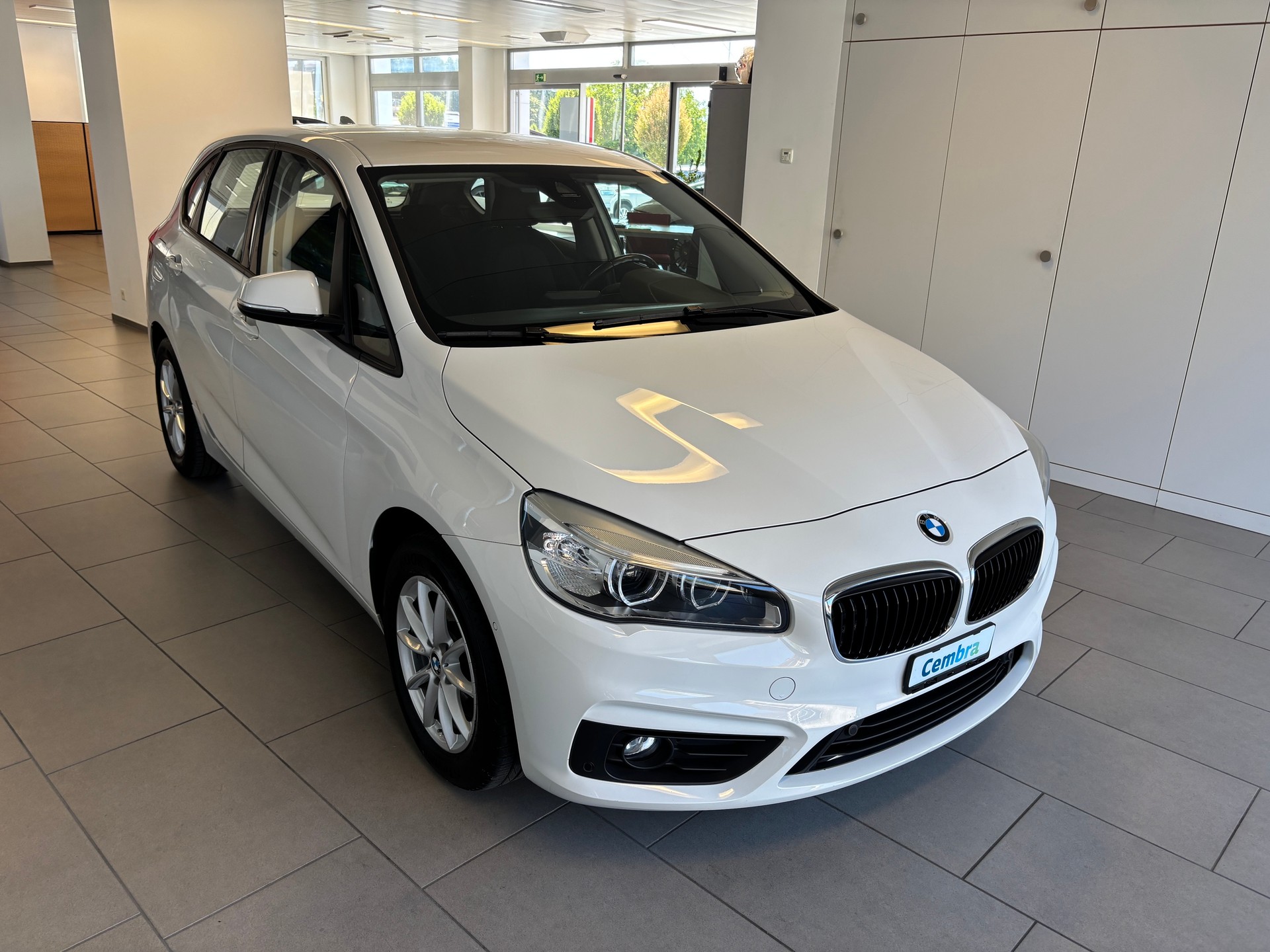 BMW 220d xDrive Active Tourer Steptronic-image-1