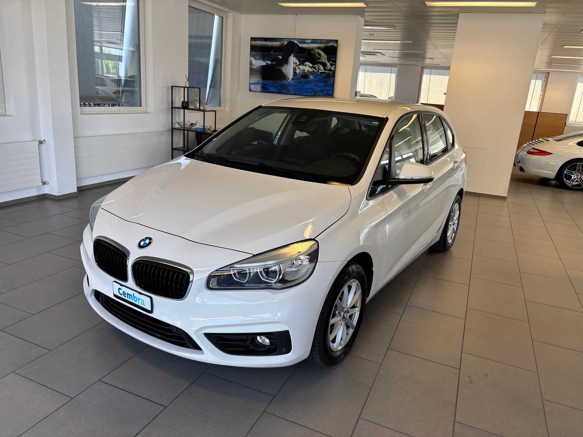 BMW 220d xDrive Active Tourer Steptronic-image-0