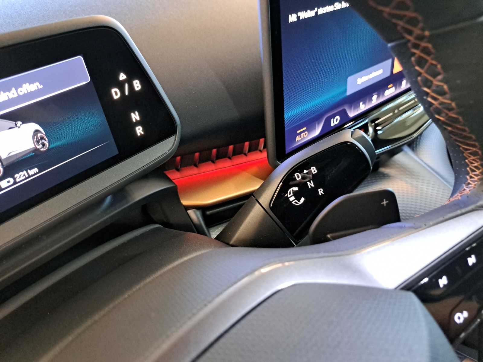CUPRA Tavascan Type 9 77 kWh Adrenaline-image-12