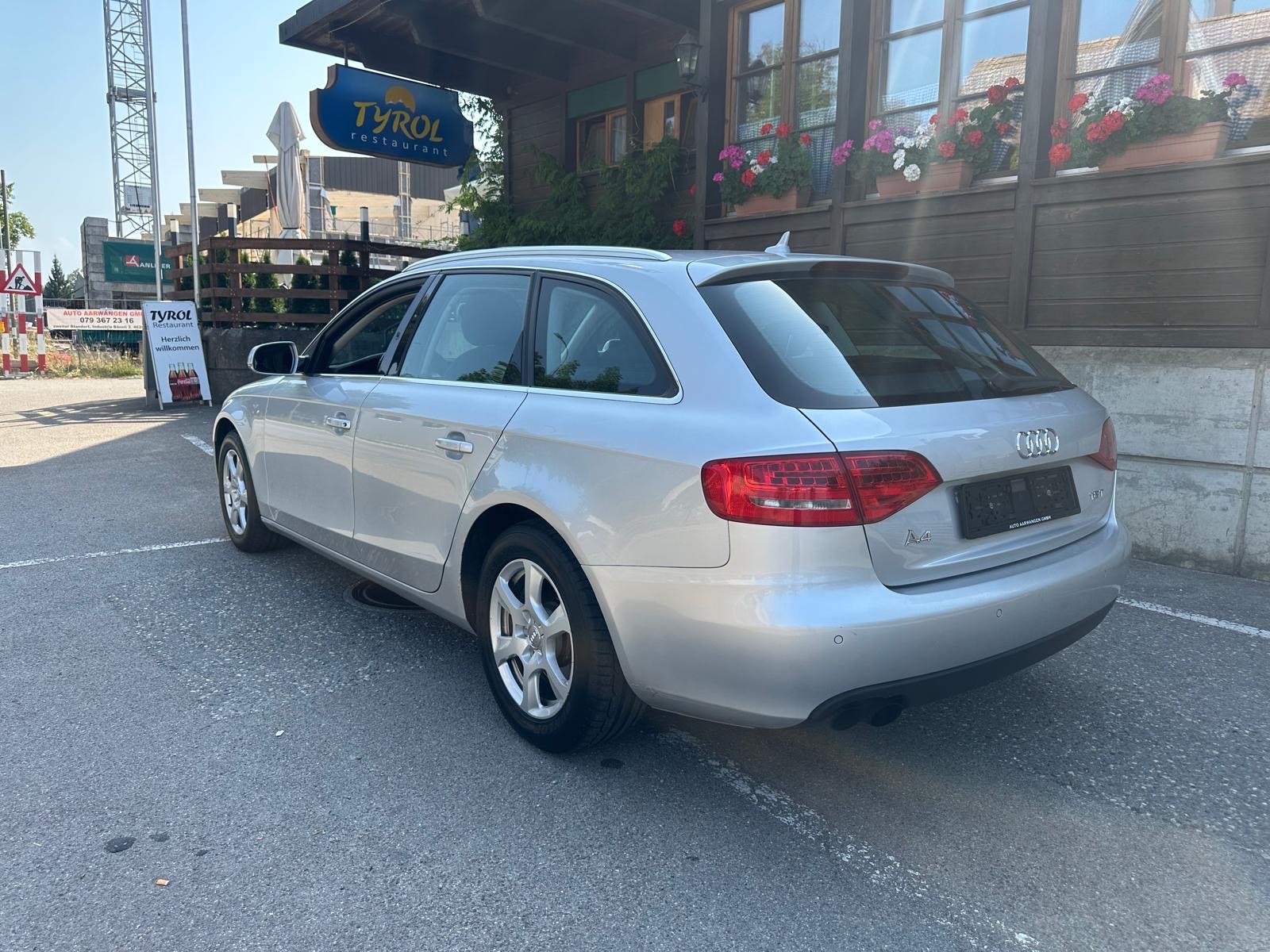 AUDI A4 Avant 1.8 TFSI multitronic-image-3