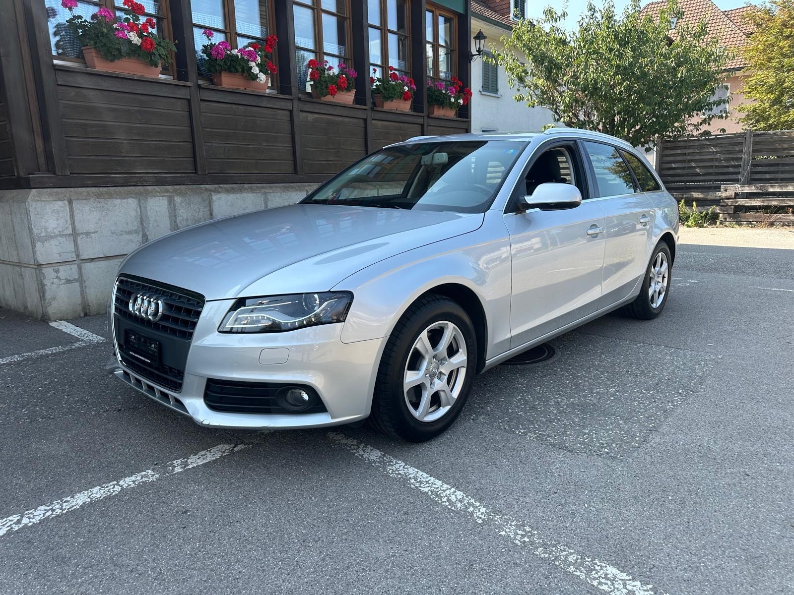 AUDI A4 Avant 1.8 TFSI multitronic-image-1