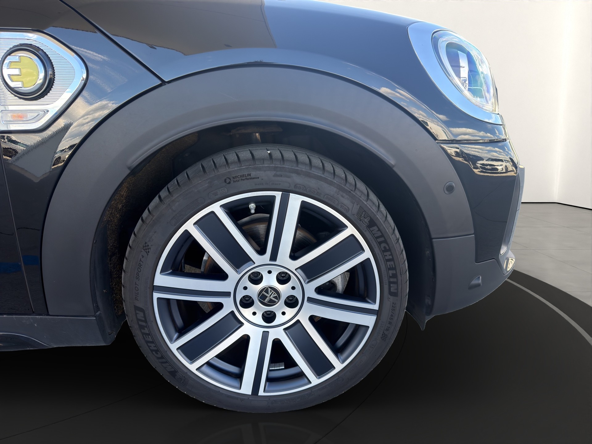 MINI Countryman CooperSE ALL4-image-6