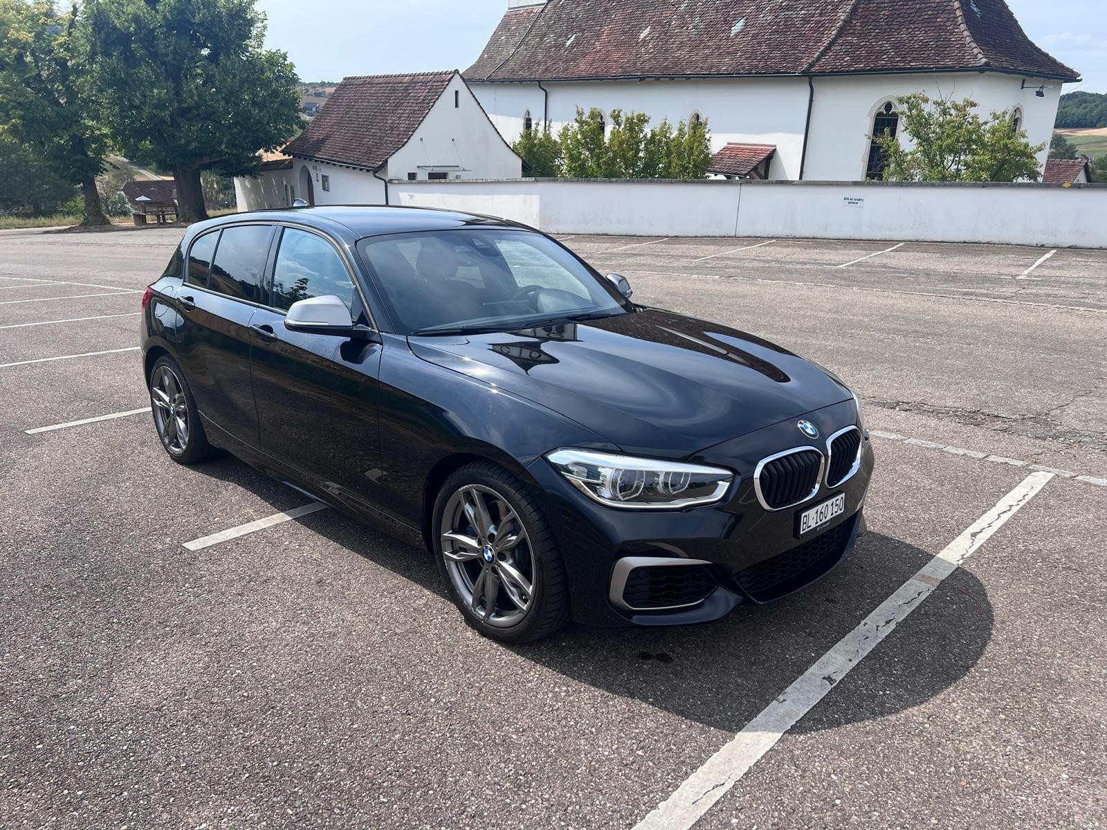 BMW M135i xDrive-image-0