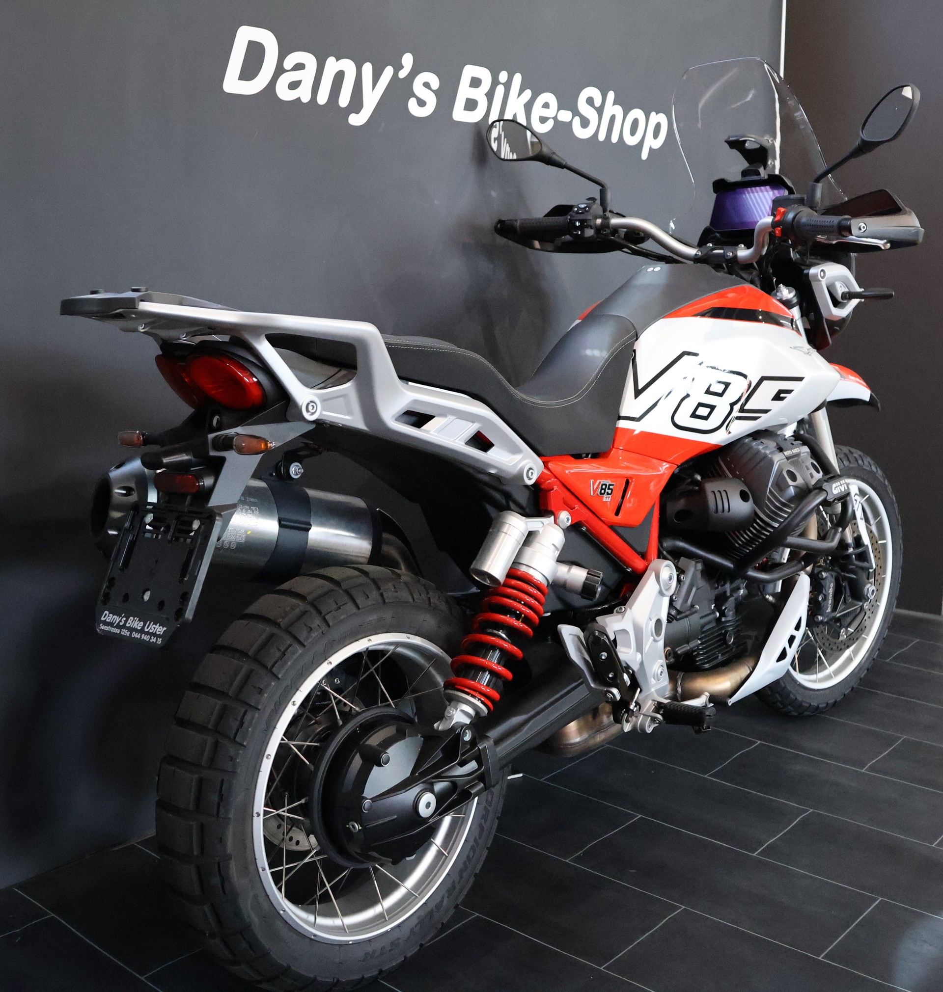 MOTO GUZZI V85 TT E5+-showroom-element-3