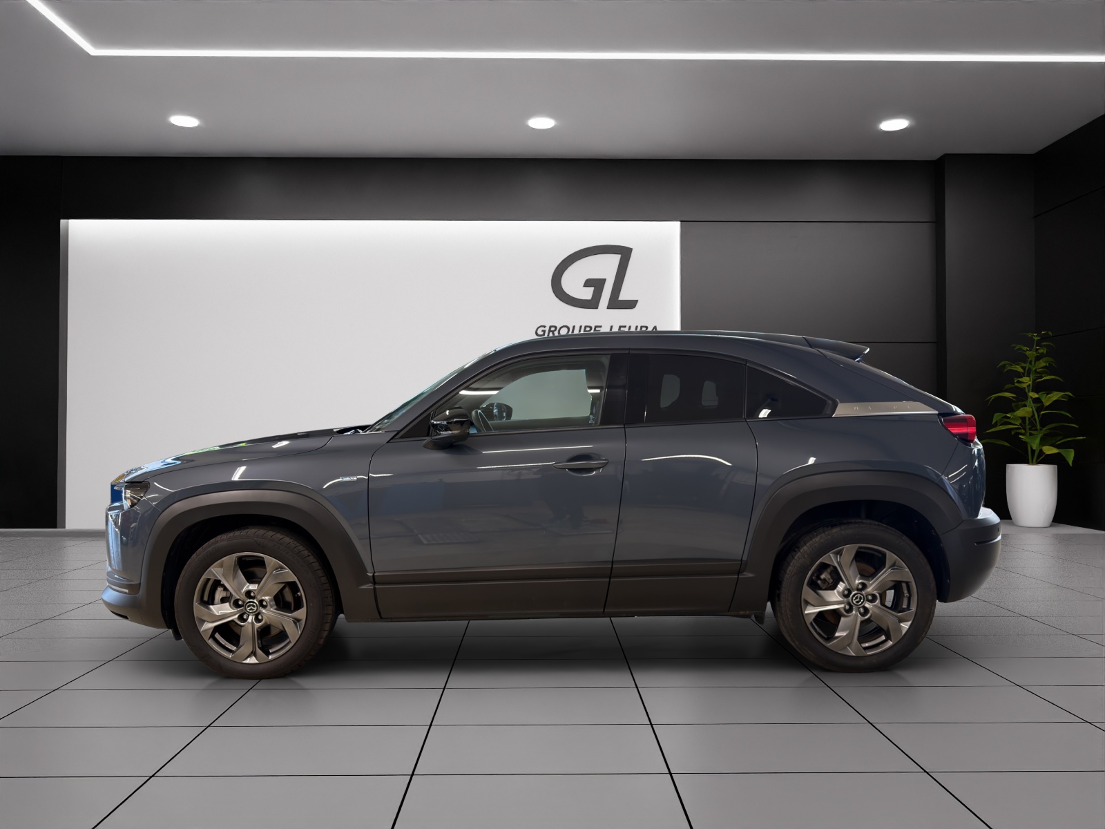 MAZDA MX-30 e-Skyactiv Makoto-showroom-element-2
