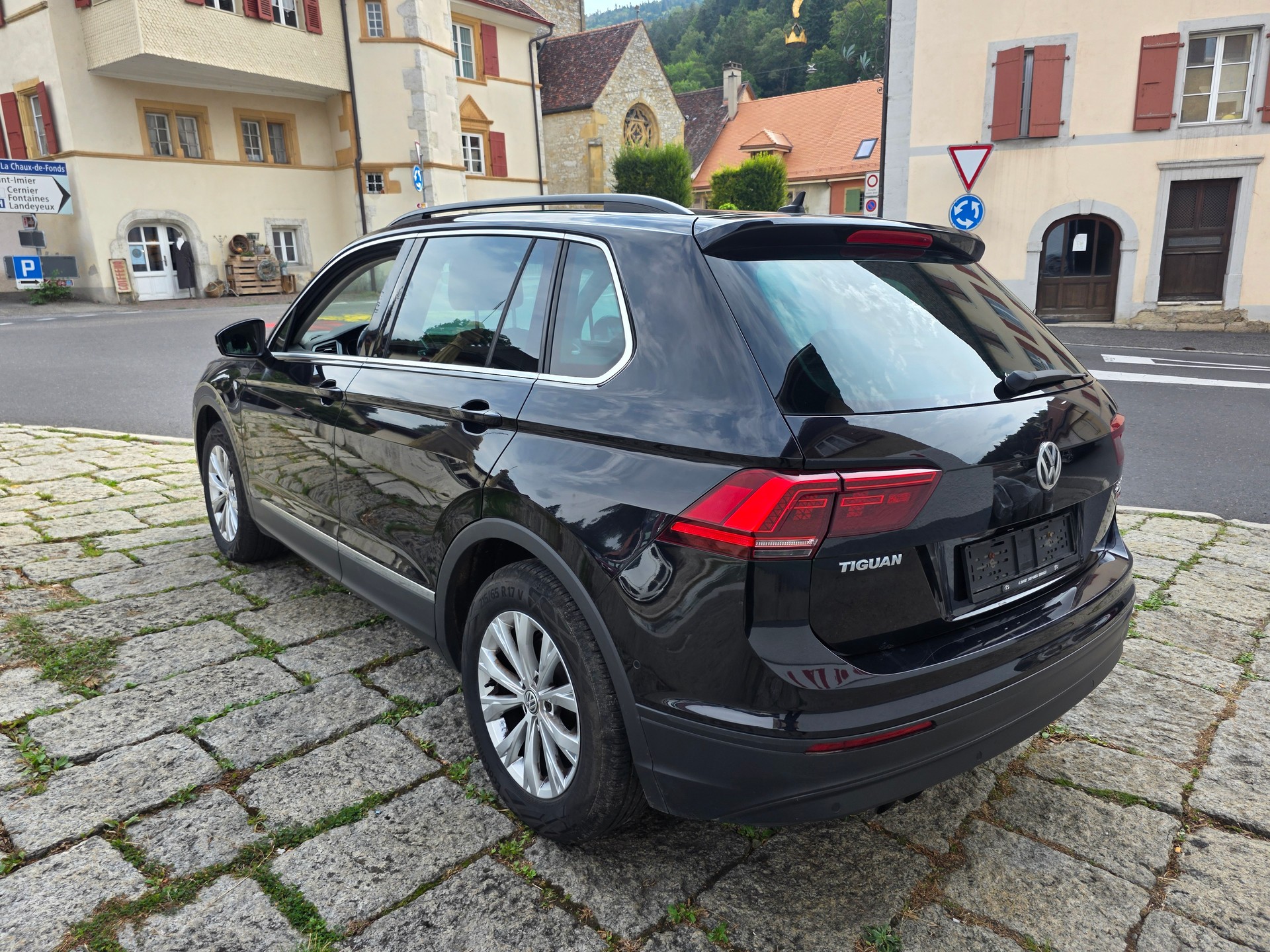 VW Tiguan 2.0TSI Highline 4Motion DSG-image-5