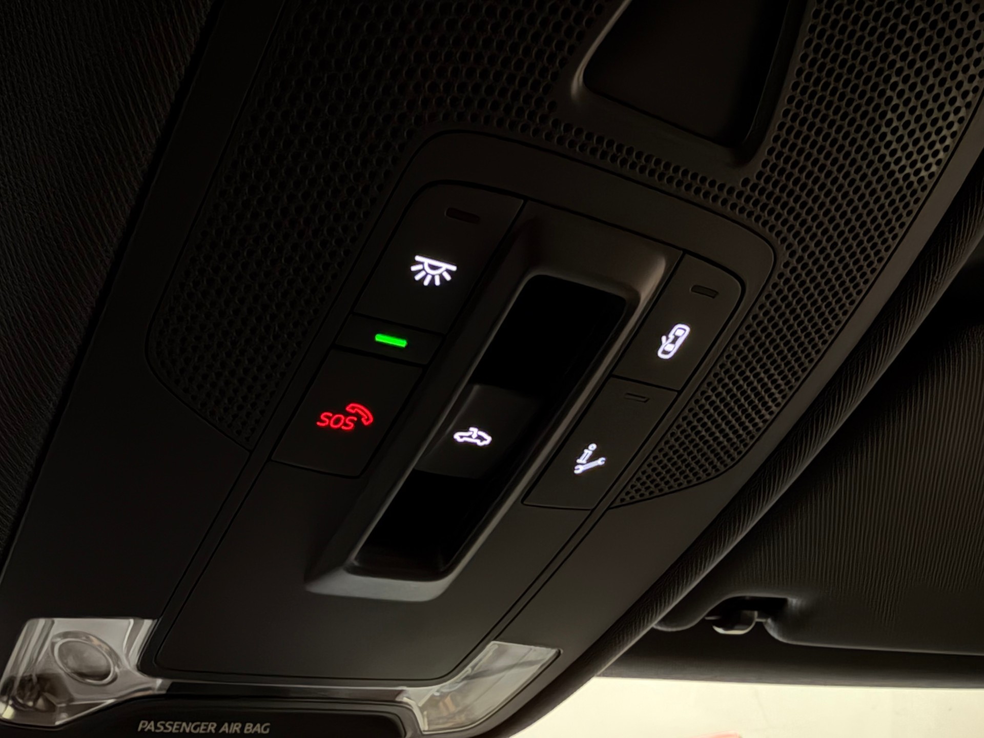AUDI RS3 Limousine 2.5 TSI quattro S-tronic Schalensitze-image-36