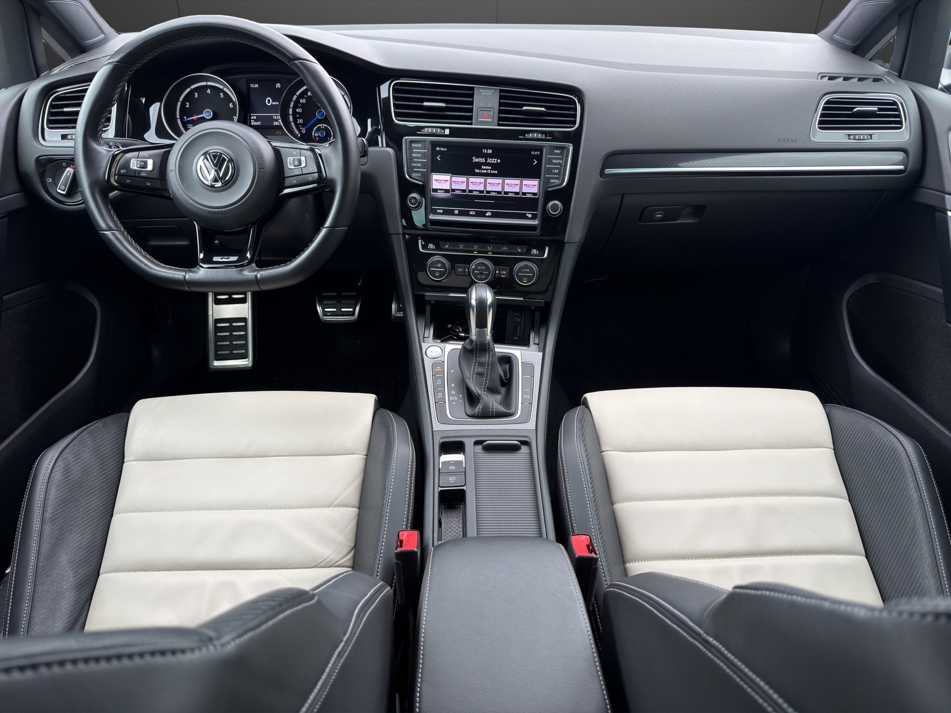 VW Golf 2.0 TSI R 4Motion DSG-image-10