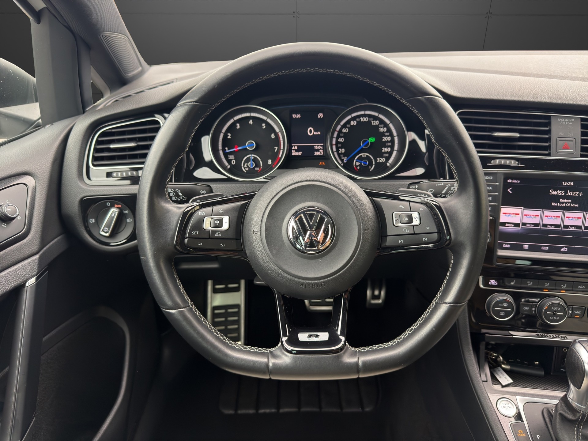VW Golf 2.0 TSI R 4Motion DSG-image-11