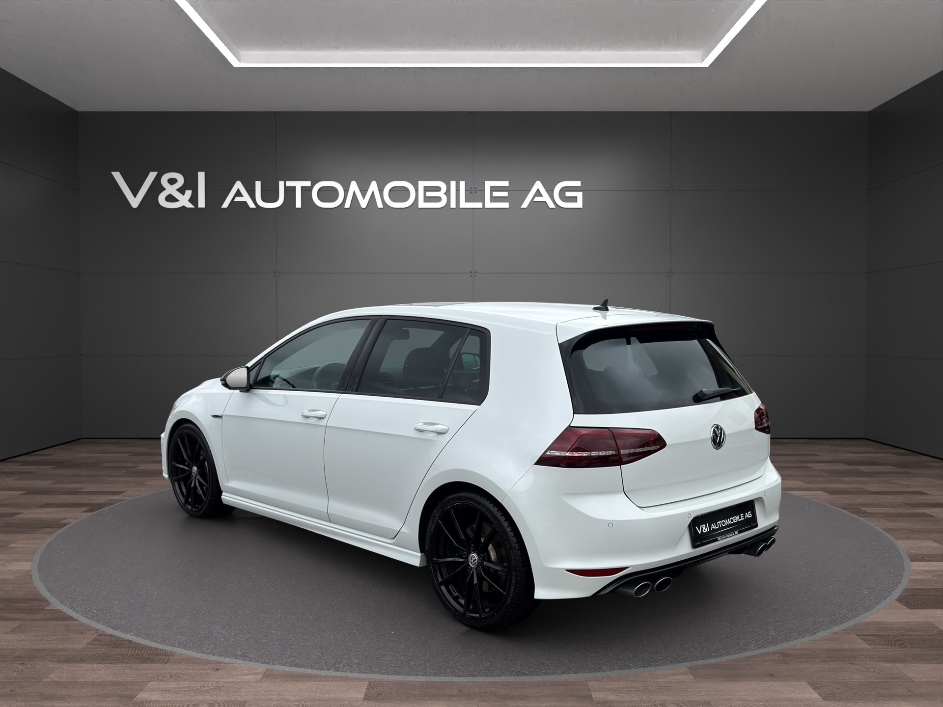 VW Golf 2.0 TSI R 4Motion DSG-image-3
