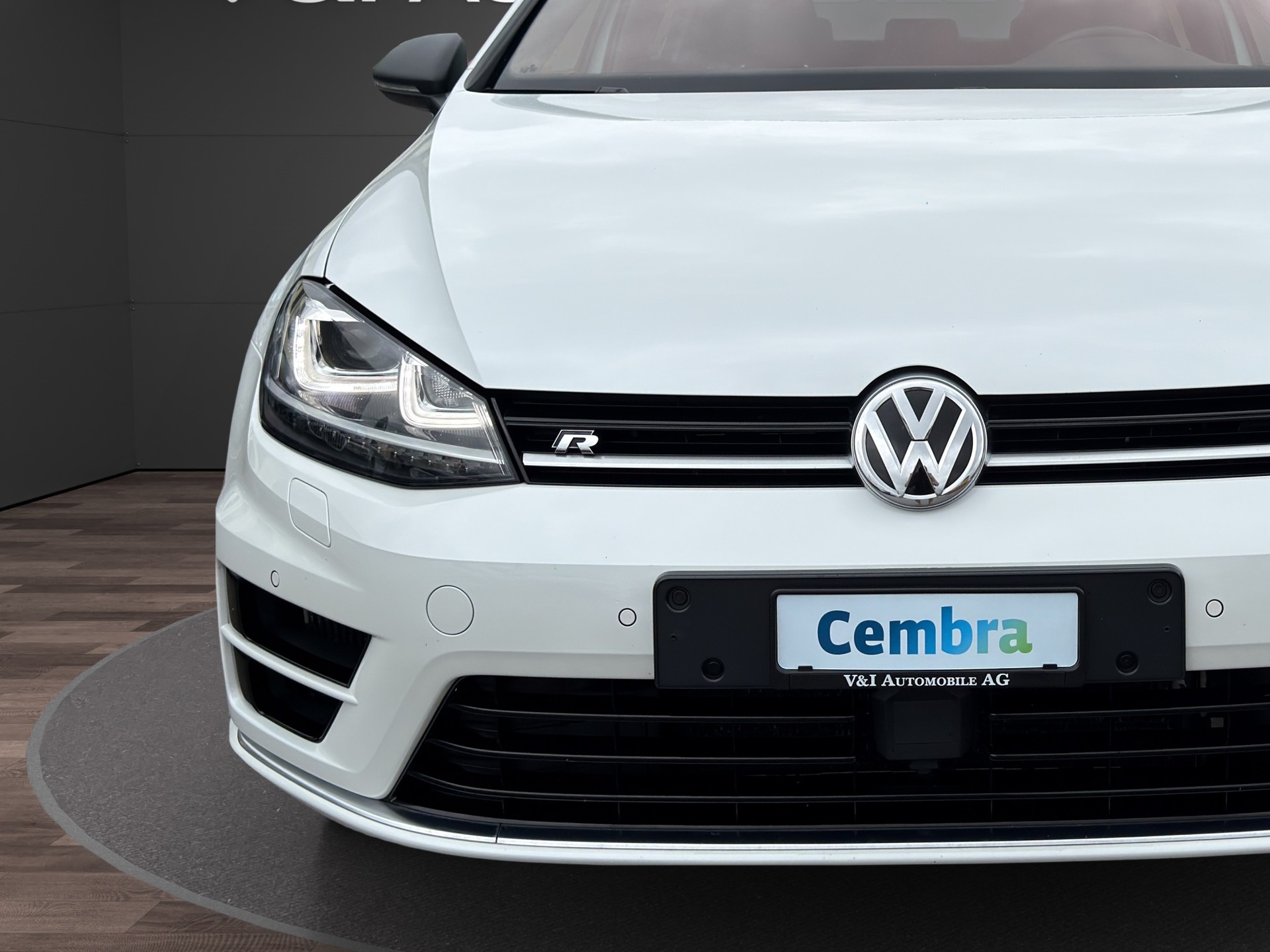 VW Golf 2.0 TSI R 4Motion DSG-image-8