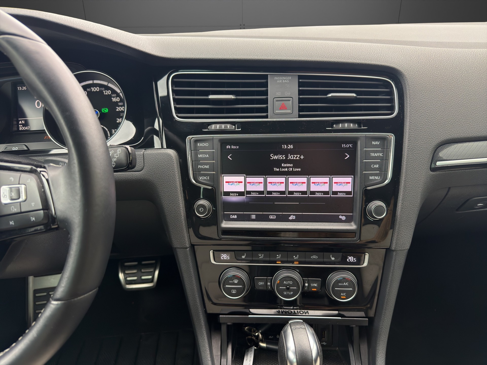 VW Golf 2.0 TSI R 4Motion DSG-image-12