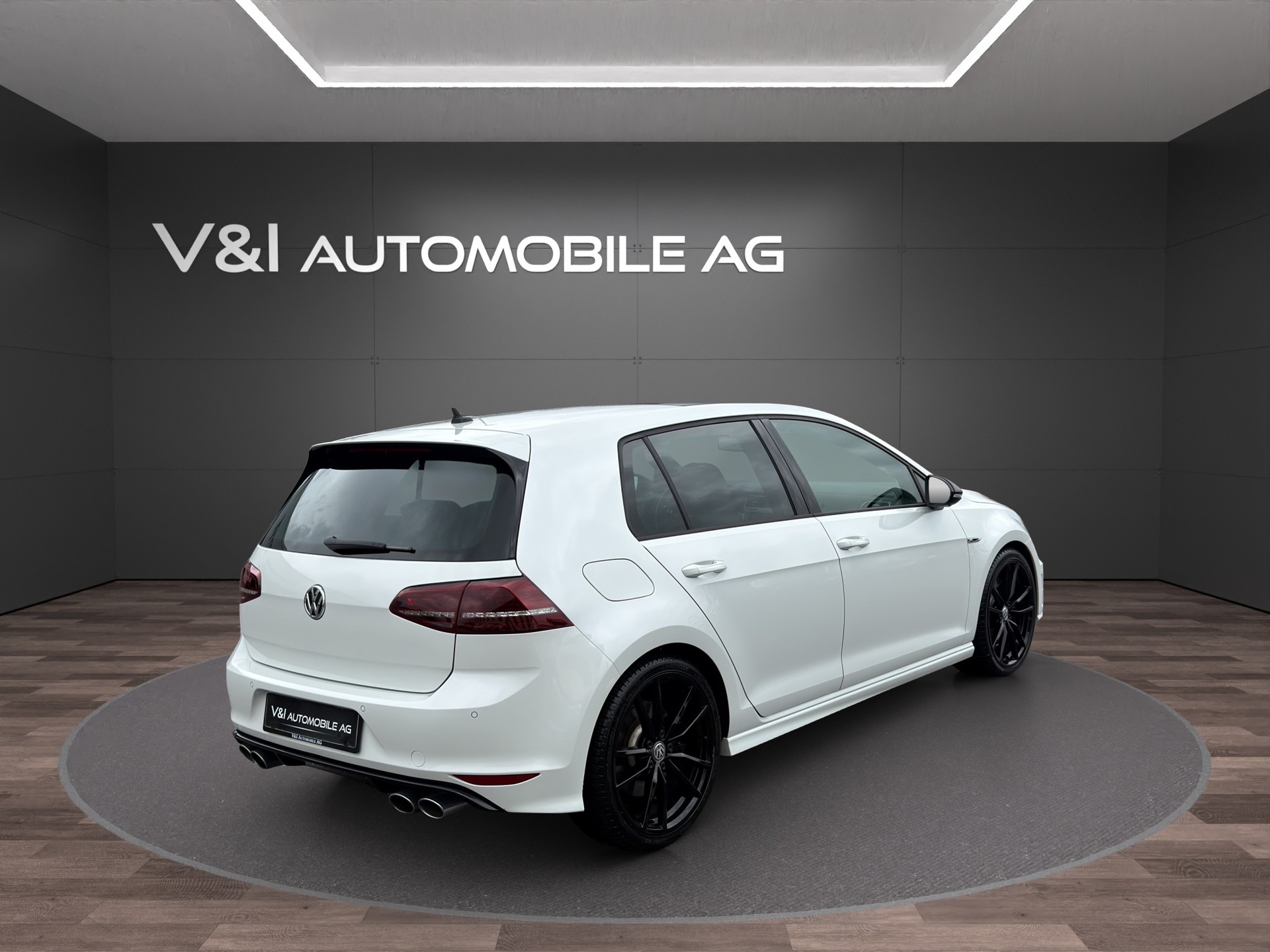 VW Golf 2.0 TSI R 4Motion DSG-image-4