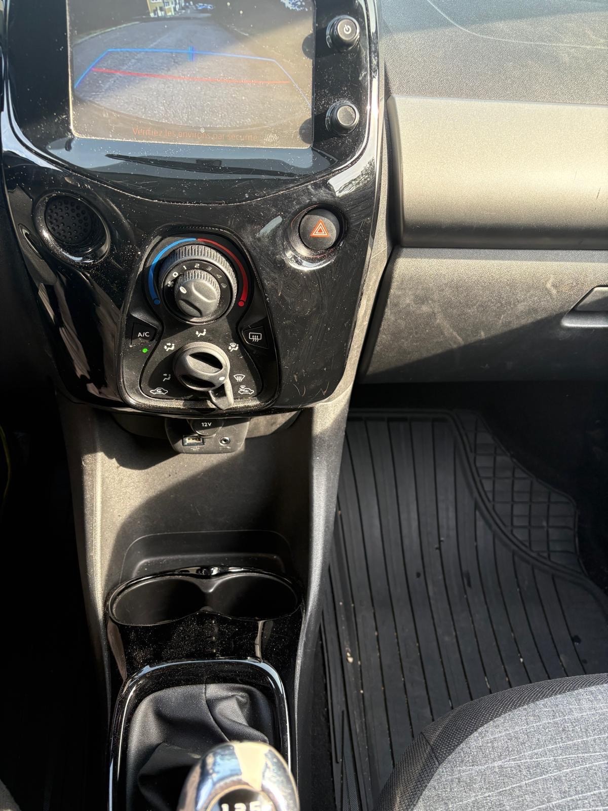 CITROEN C1 1.2 VTi Swiss&Me-image-10