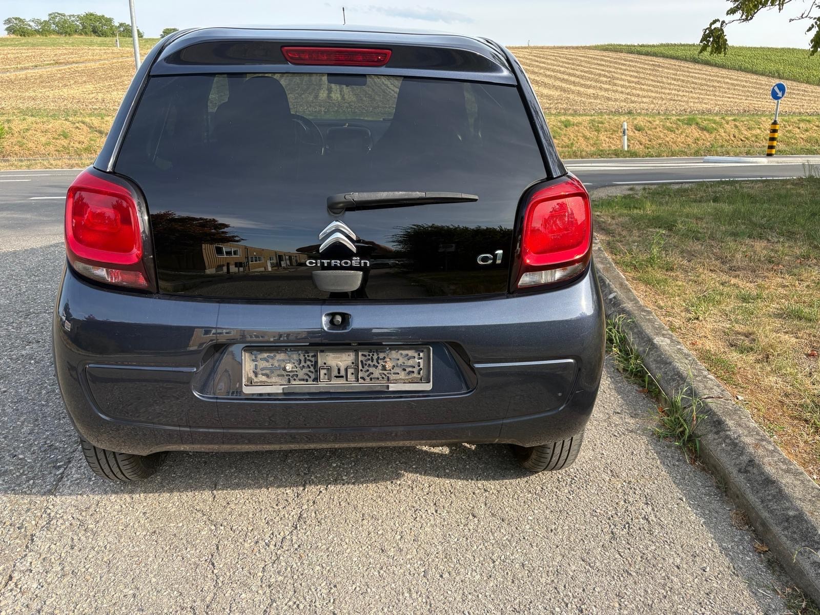 CITROEN C1 1.2 VTi Swiss&Me-image-2