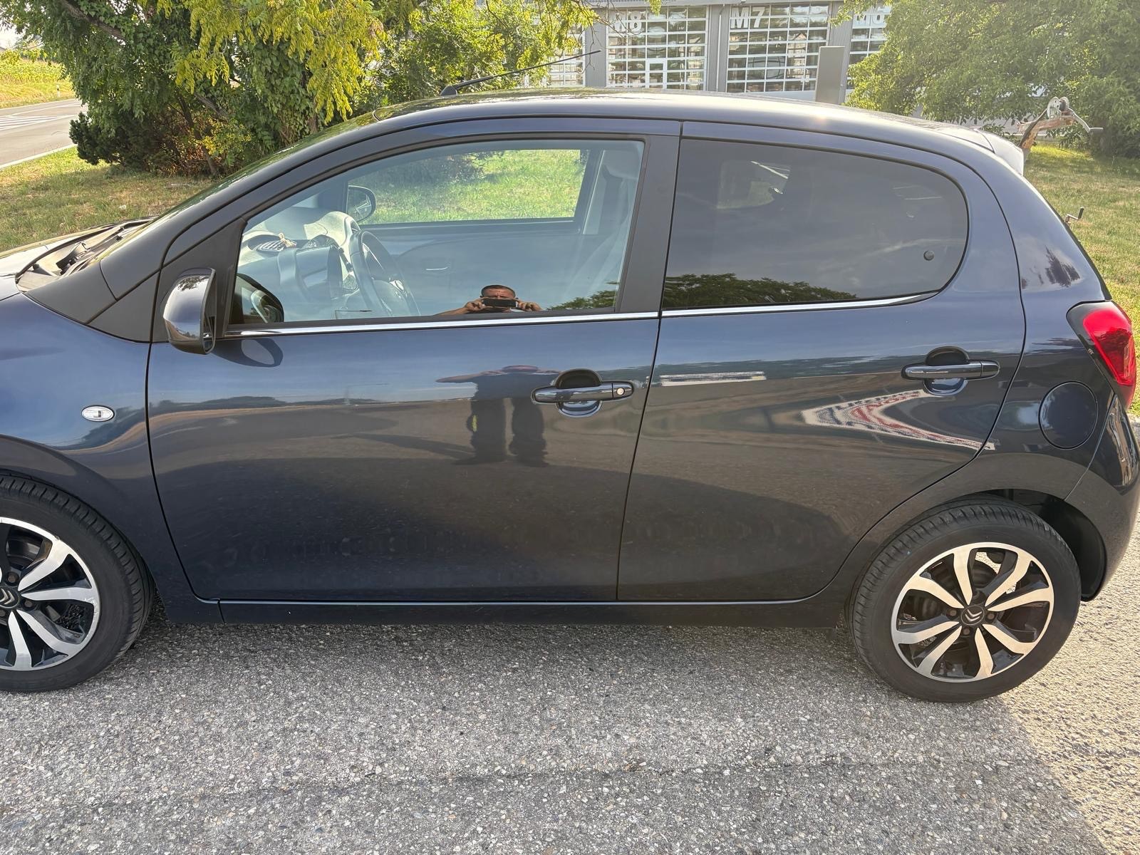 CITROEN C1 1.2 VTi Swiss&Me-image-4