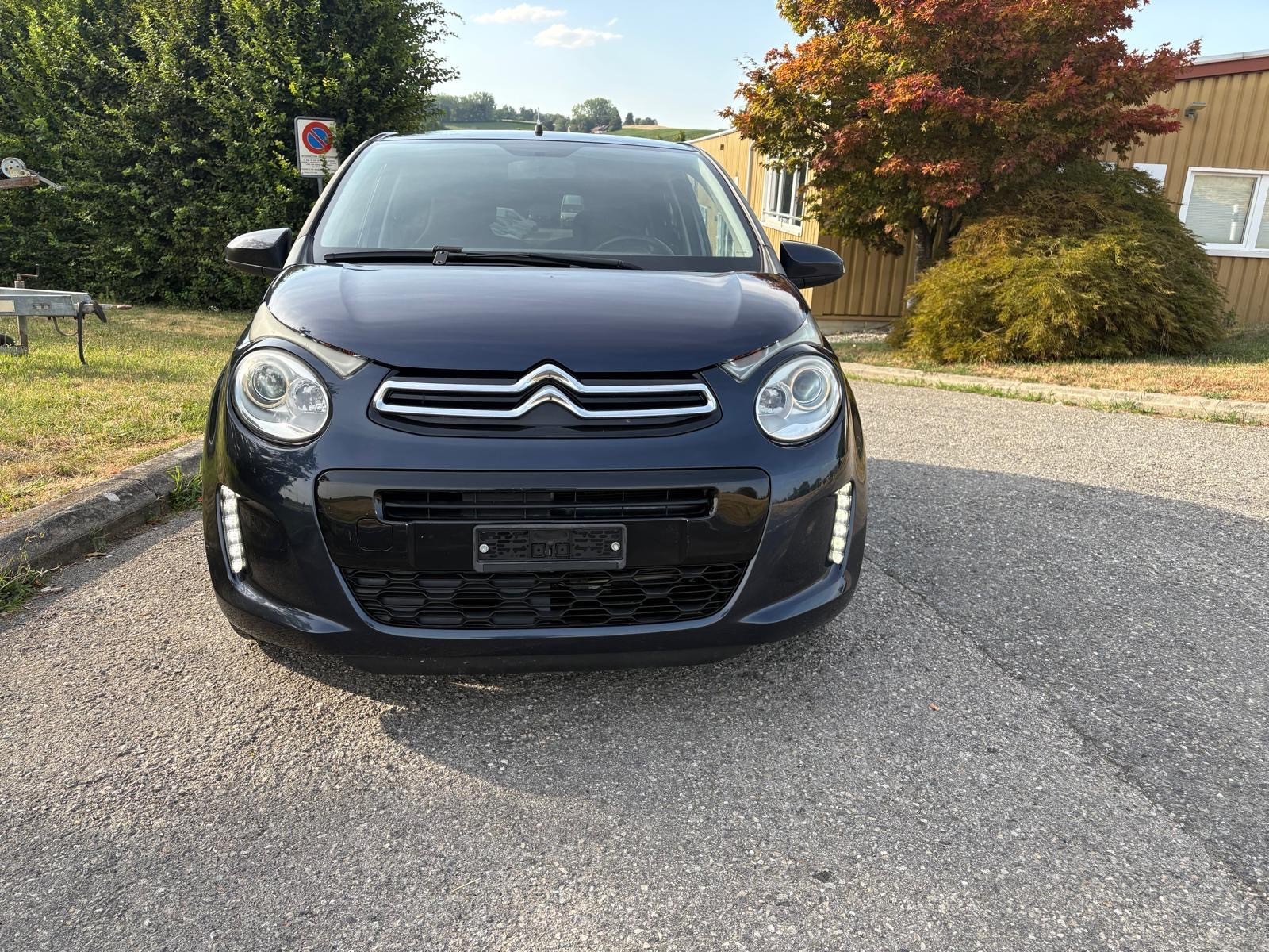 CITROEN C1 1.2 VTi Swiss&Me-image-1