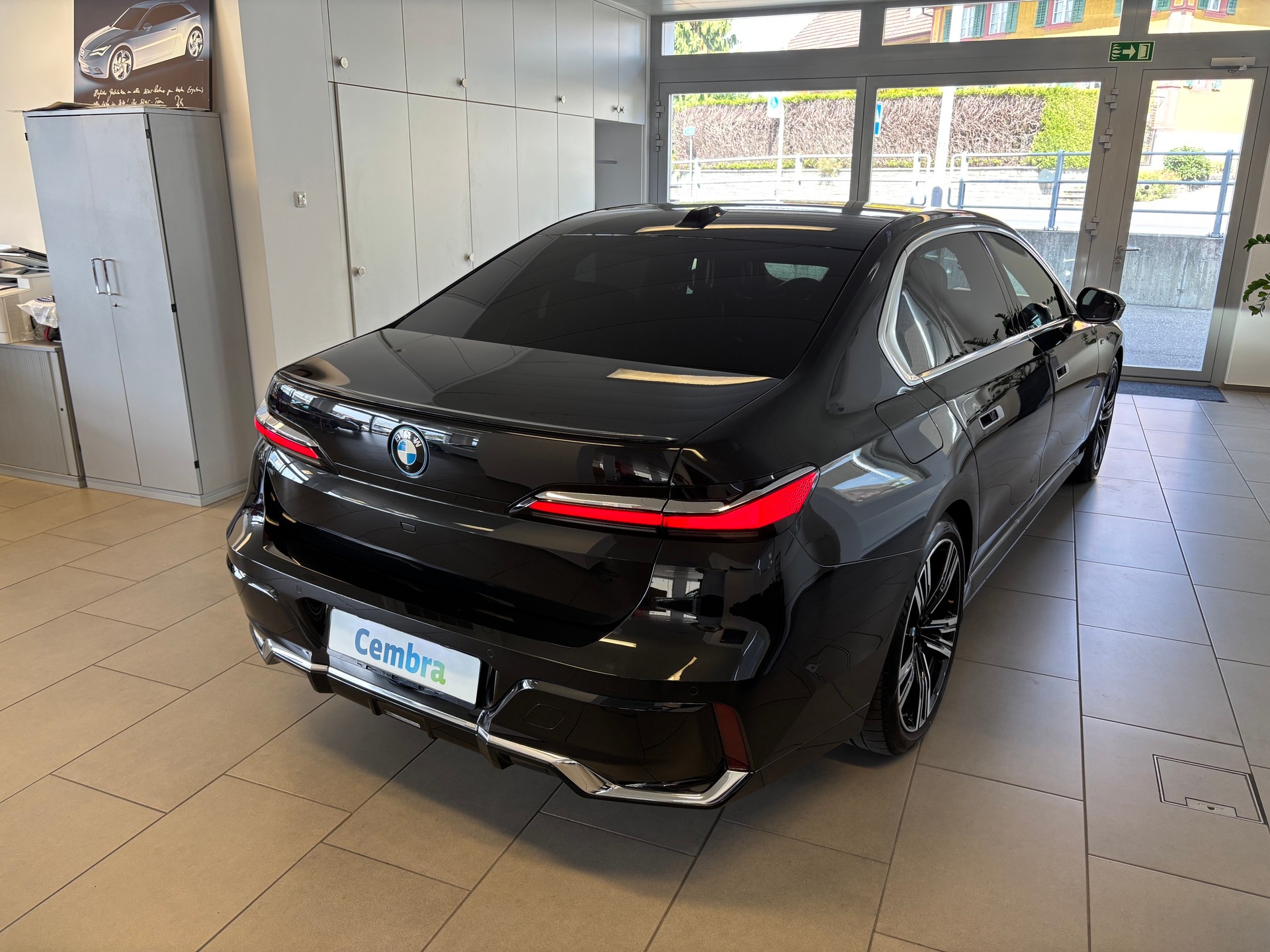 BMW i7 xDrive 60 M Sport-showroom-element-2