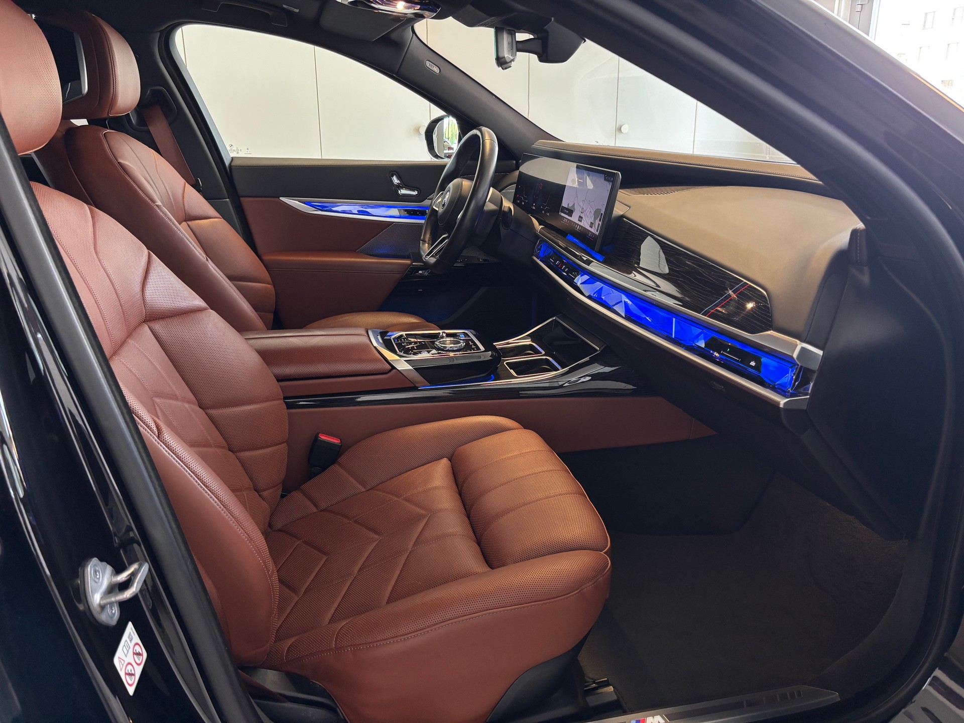 BMW i7 xDrive 60 M Sport-image-8