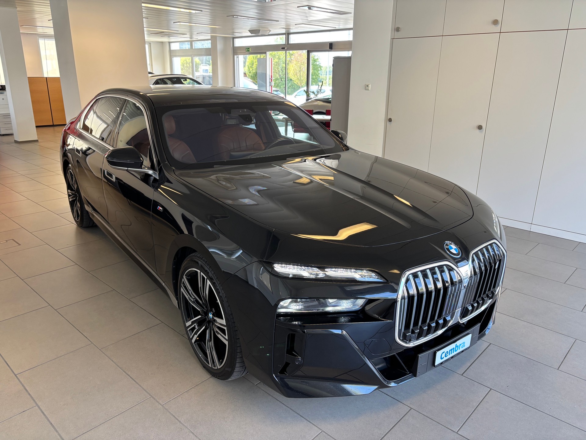 BMW i7 xDrive 60 M Sport-showroom-element-1