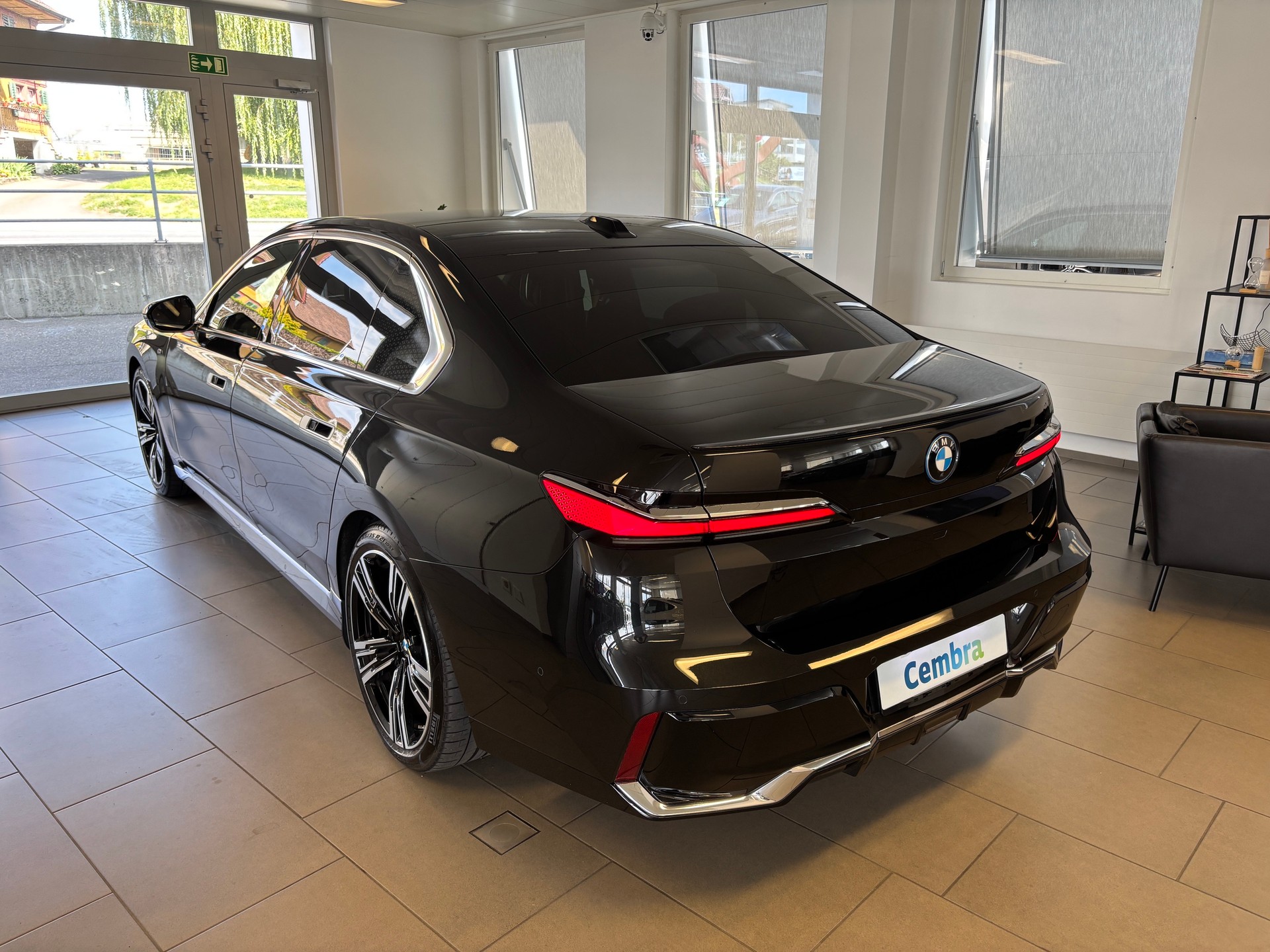 BMW i7 xDrive 60 M Sport-showroom-element-3