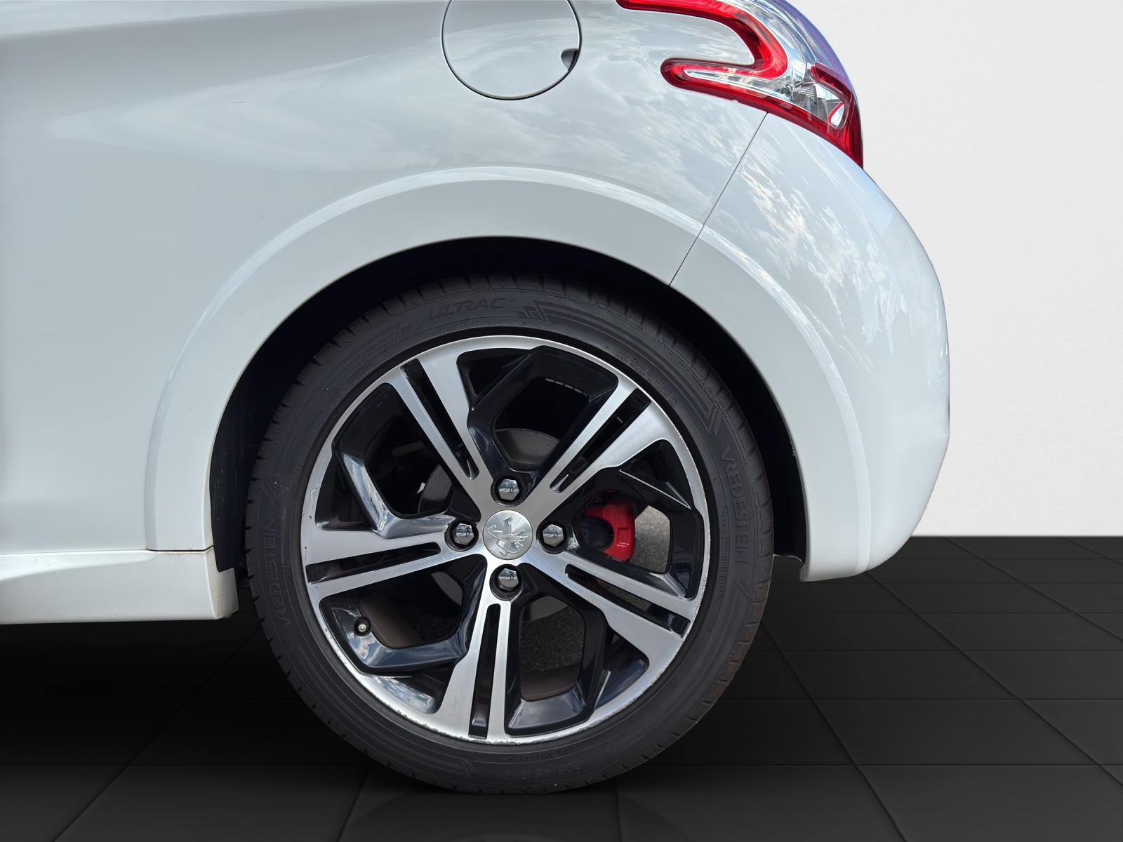 PEUGEOT 208 1.6 Turbo GTi-image-20