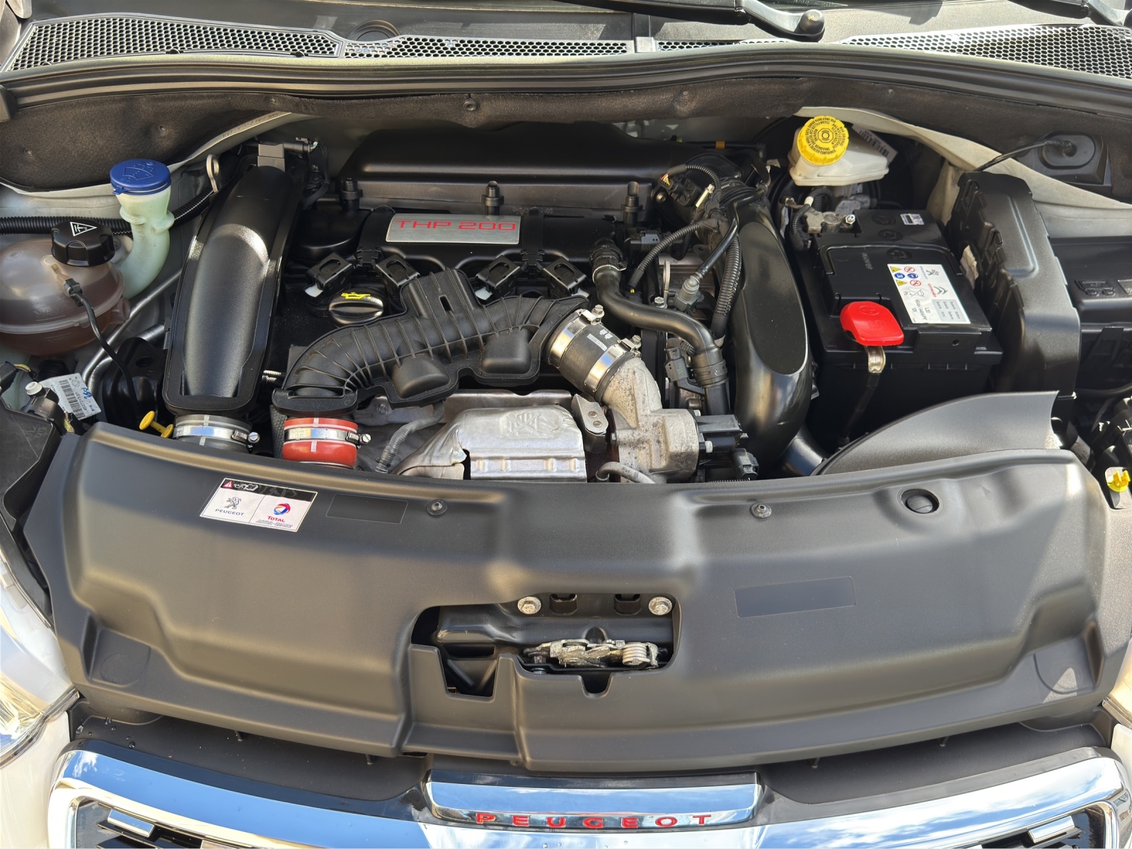 PEUGEOT 208 1.6 Turbo GTi-image-16