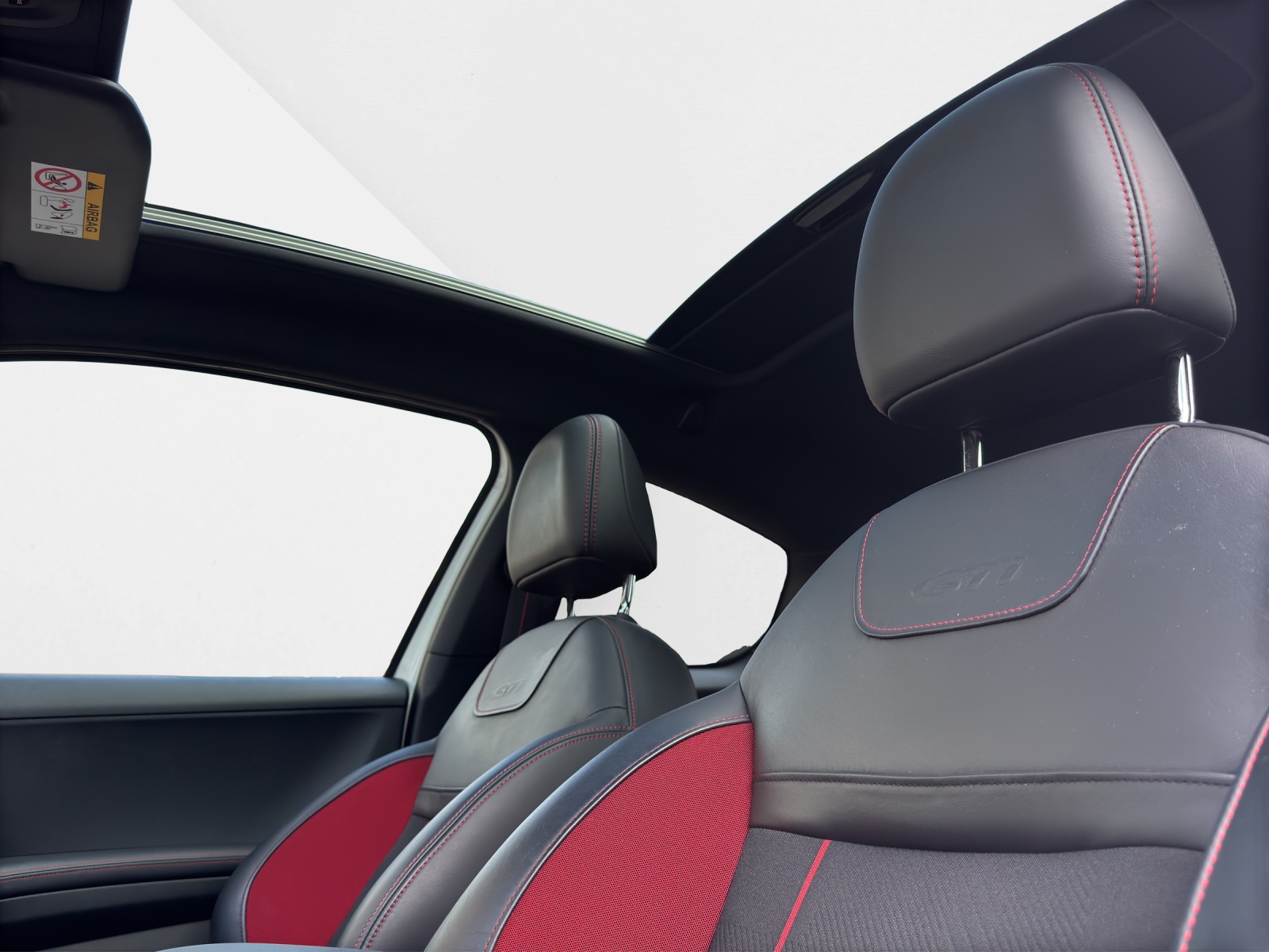 PEUGEOT 208 1.6 Turbo GTi-image-18