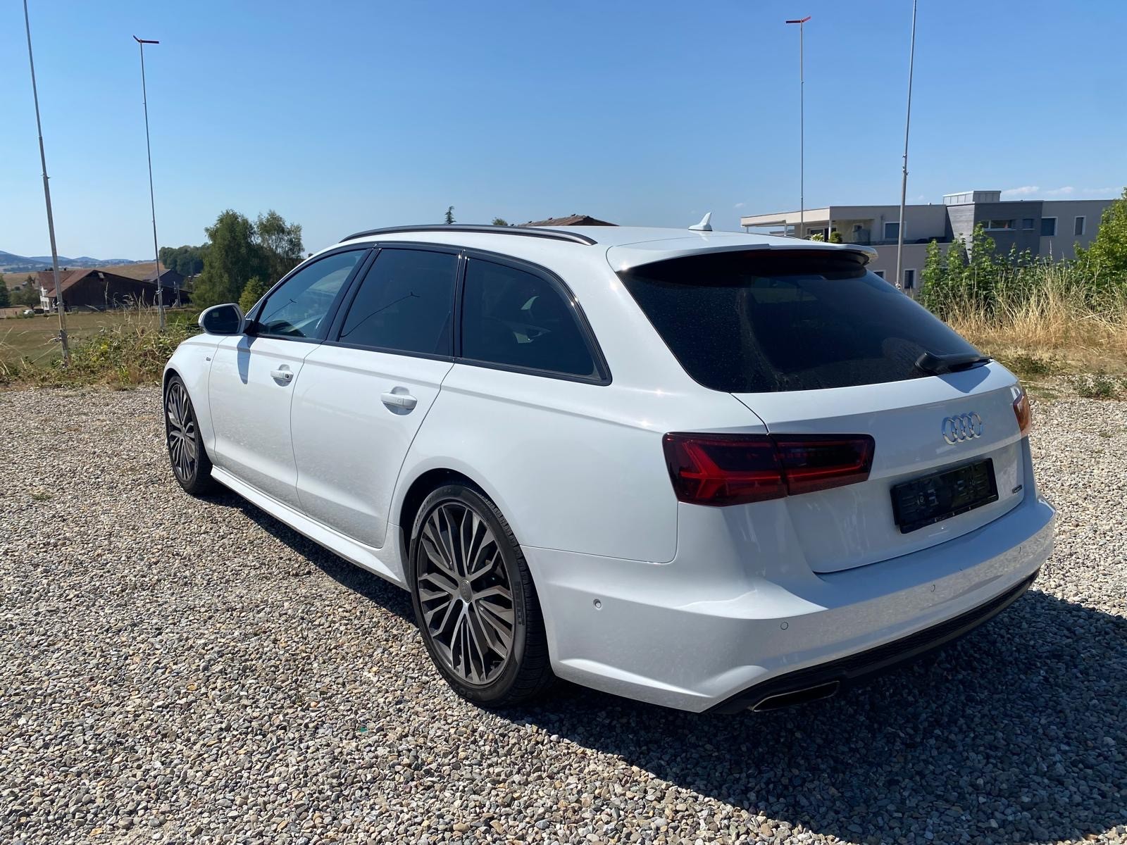 AUDI A6 Avant 2.0 TFSI quattro S-tronic-image-2