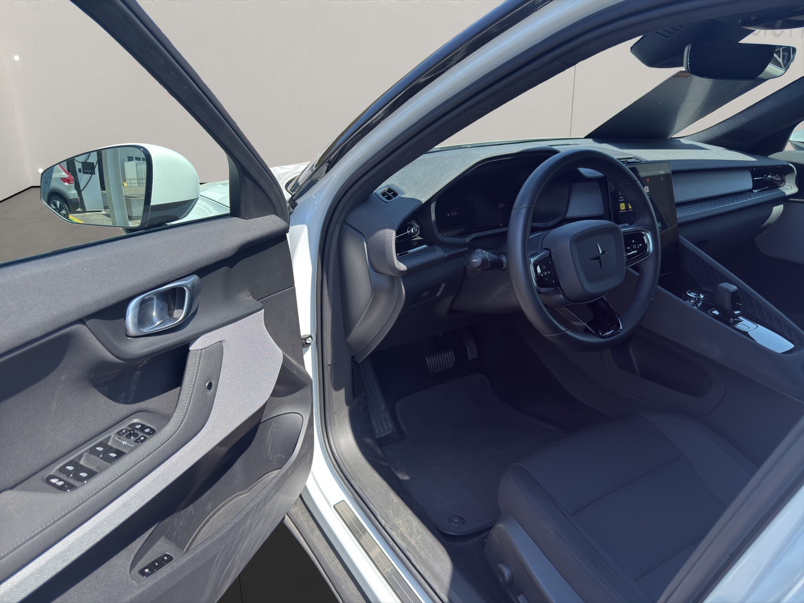 POLESTAR 2 Long Range Dual Motor Performance-image-7