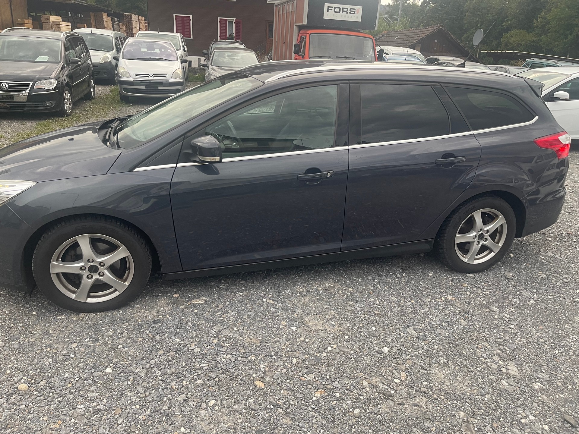 FORD Focus 1.0 SCTi Titanium-image-8