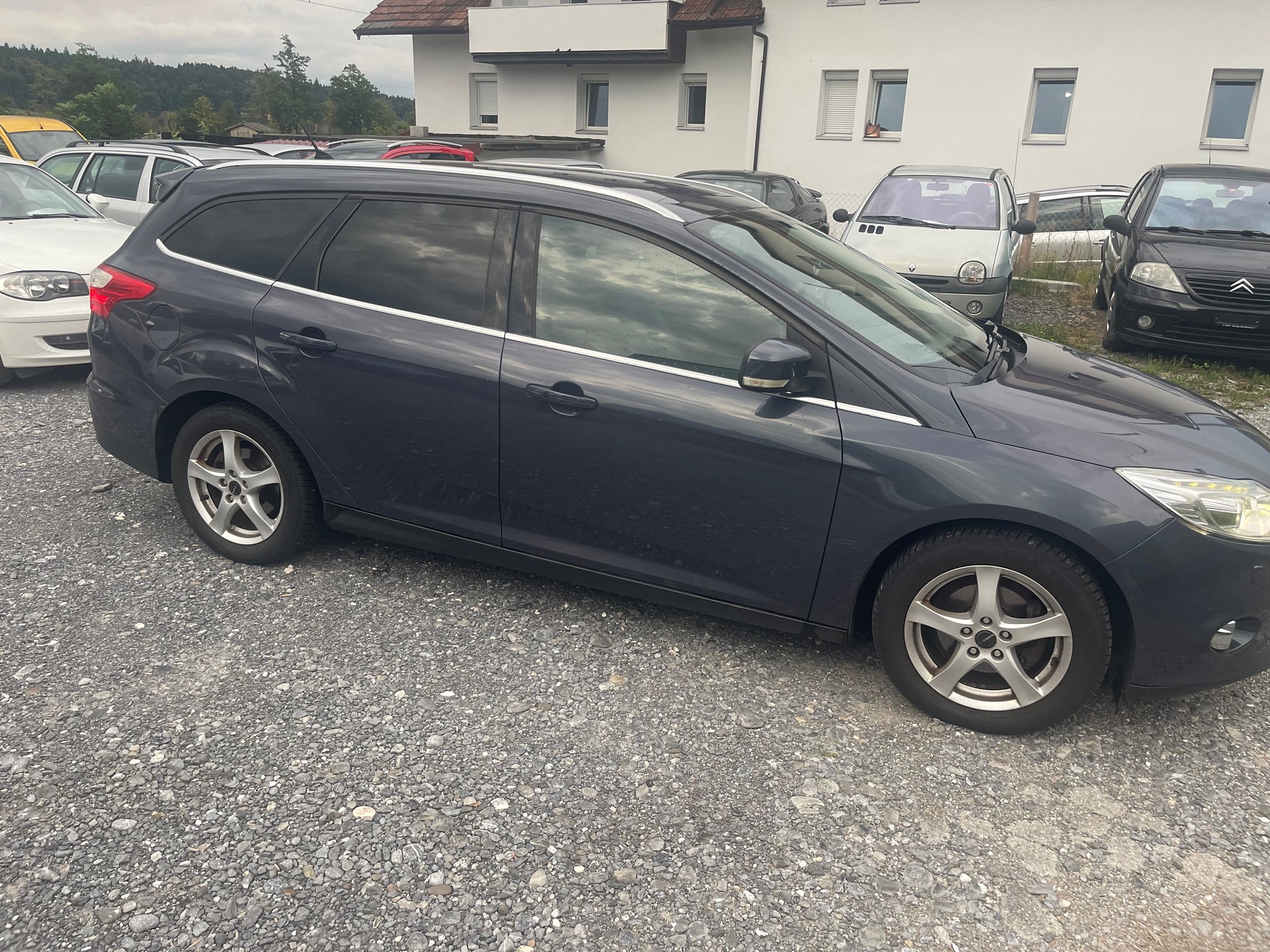 FORD Focus 1.0 SCTi Titanium-image-9