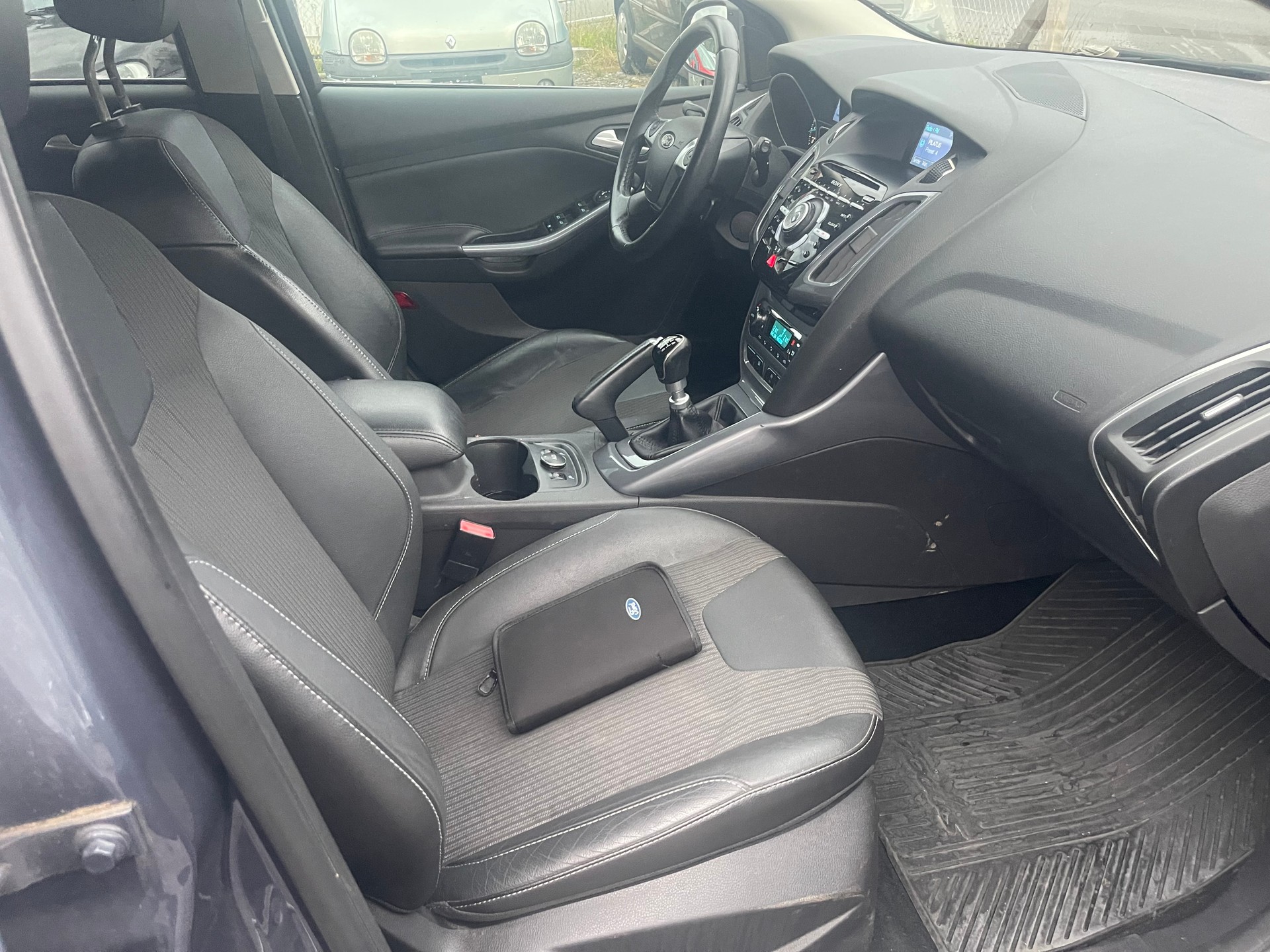 FORD Focus 1.0 SCTi Titanium-image-5